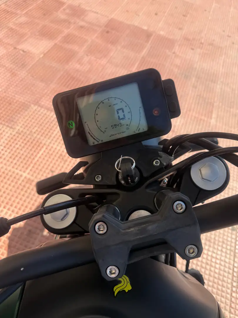 Benelli Leoncino 125 Zelená - 2