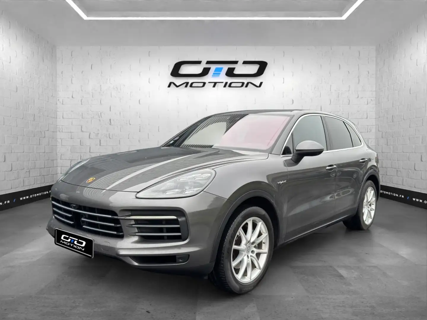 Porsche Cayenne Cayenne E-Hybrid 3.0i V6 - 462 - BVA Tiptronic S - Start\u0026Stop Gris - 1