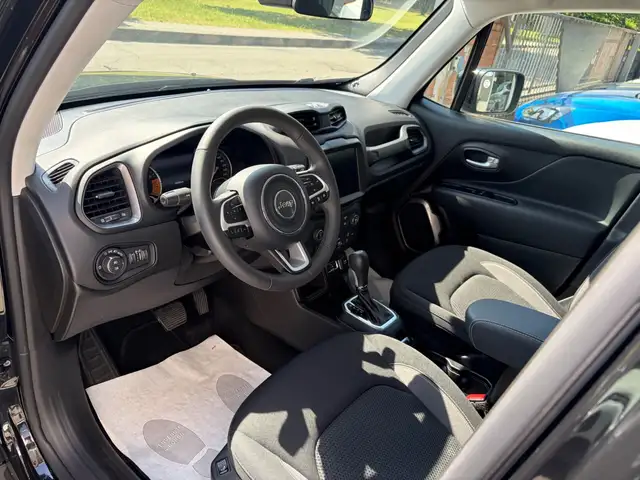 Jeep Renegade view 7