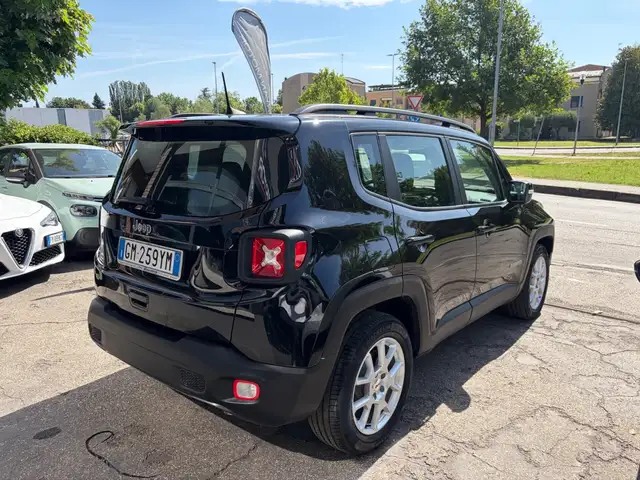 Jeep Renegade view 4