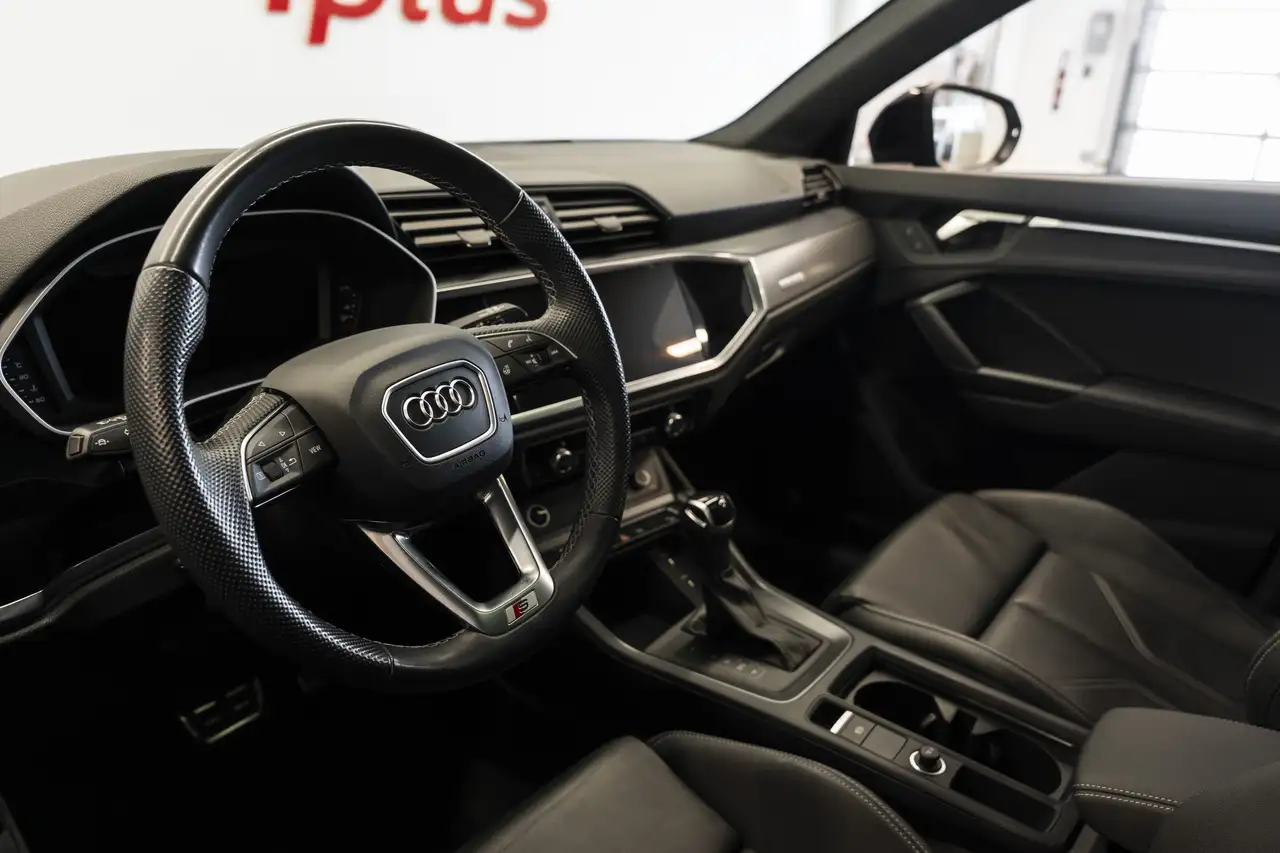 Audi Q3 снимка Audi Q3