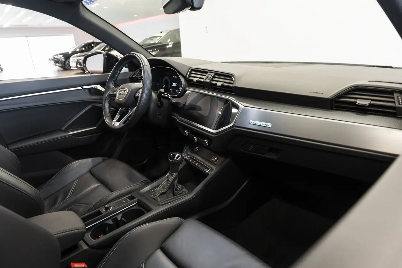 Audi Q3 снимка Audi Q3