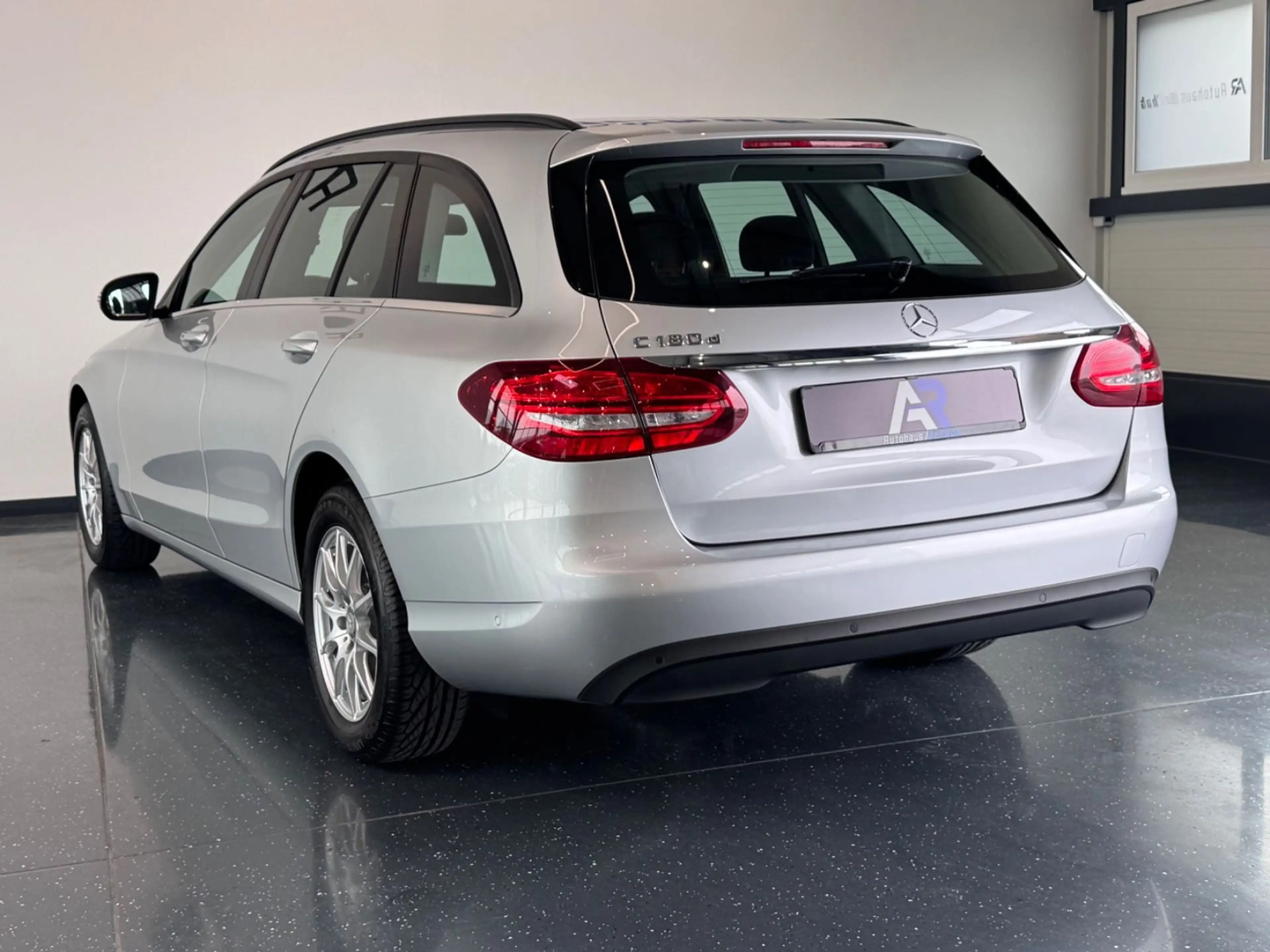 Mercedes-Benz C 180 T BlueTec*LED*SHZ*PDC*XENON* — photo 11