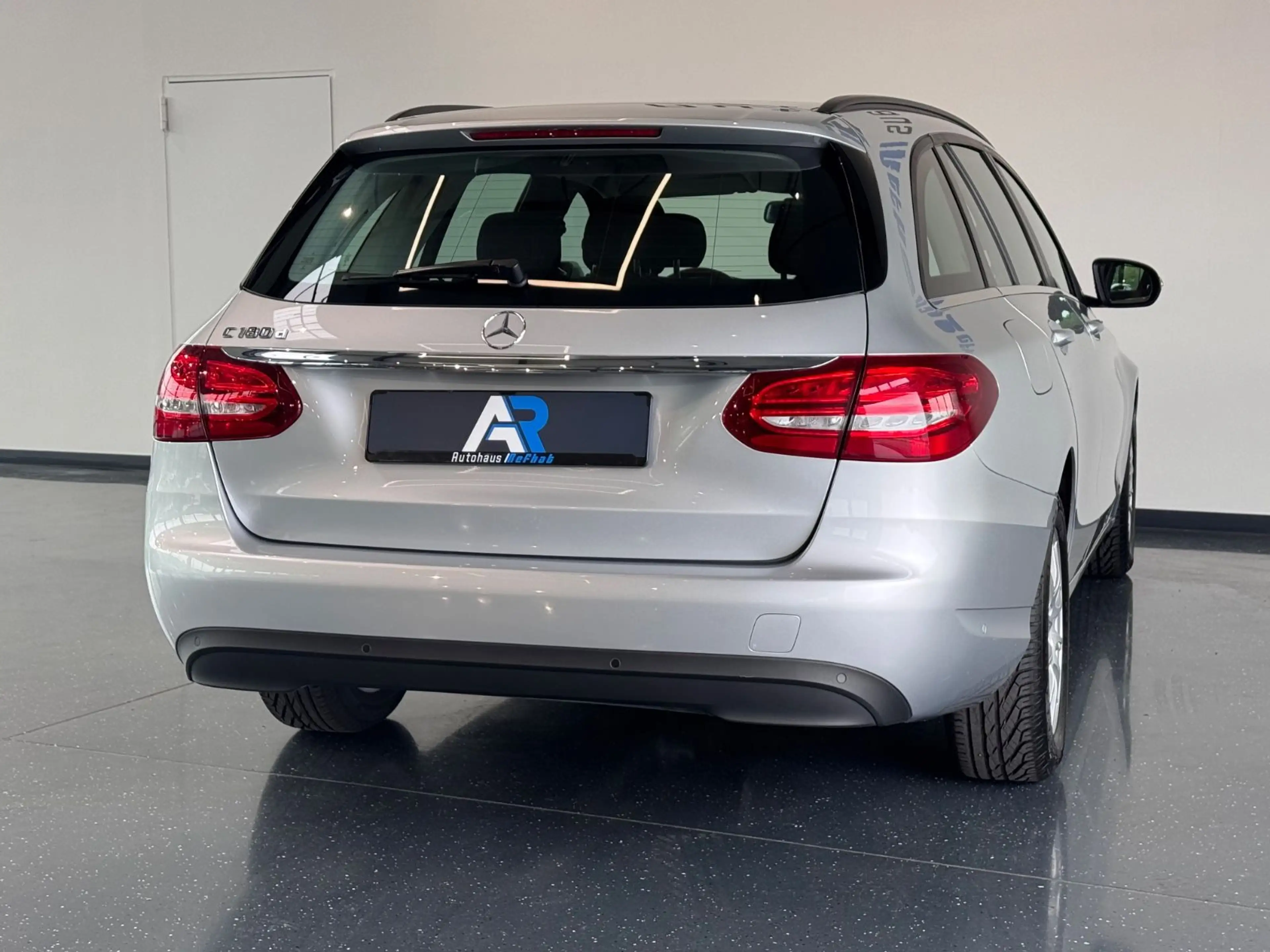Mercedes-Benz C 180 T BlueTec*LED*SHZ*PDC*XENON* — photo 7