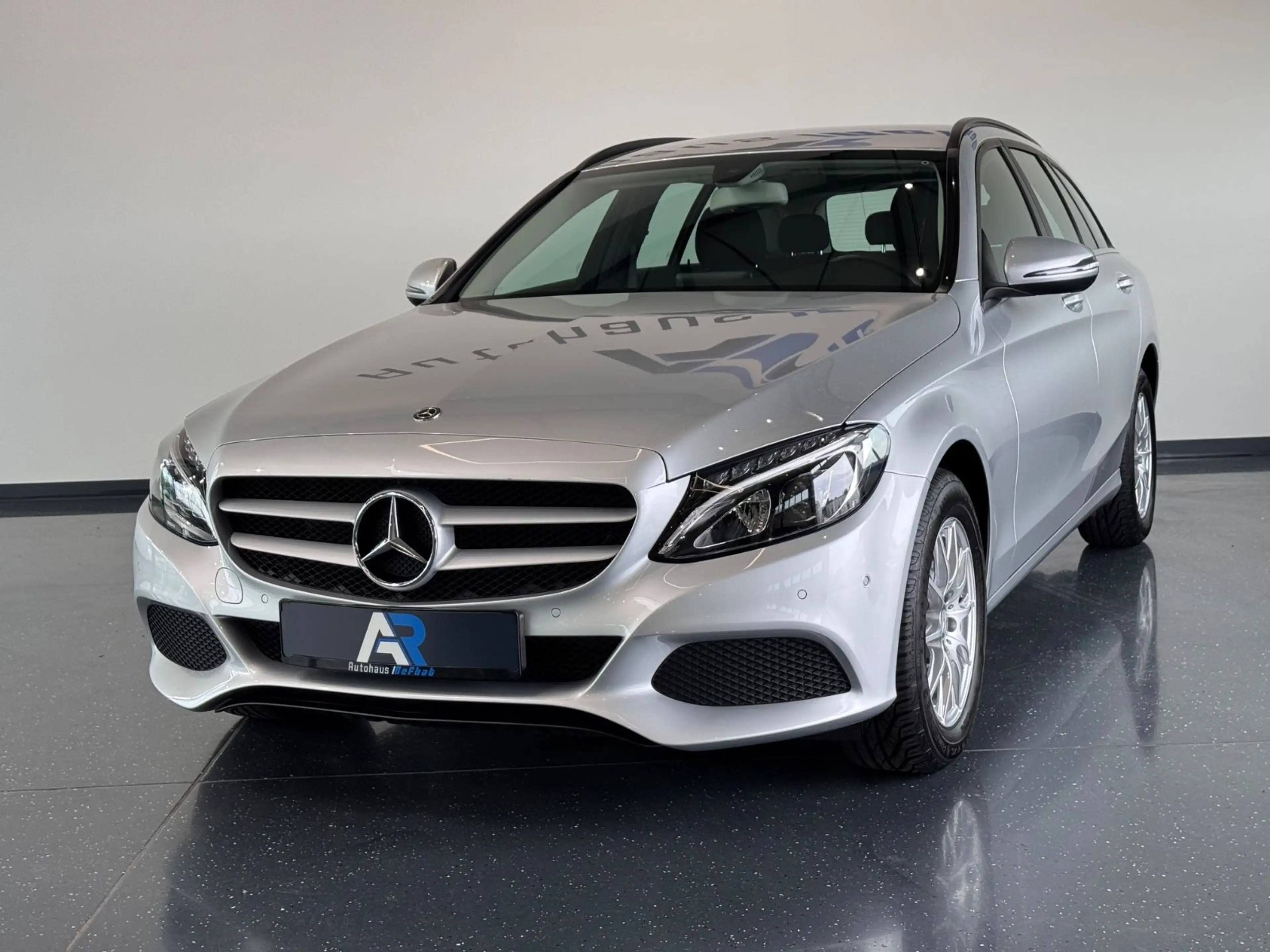 Mercedes-Benz C 180 T BlueTec*LED*SHZ*PDC*XENON* — photo 6