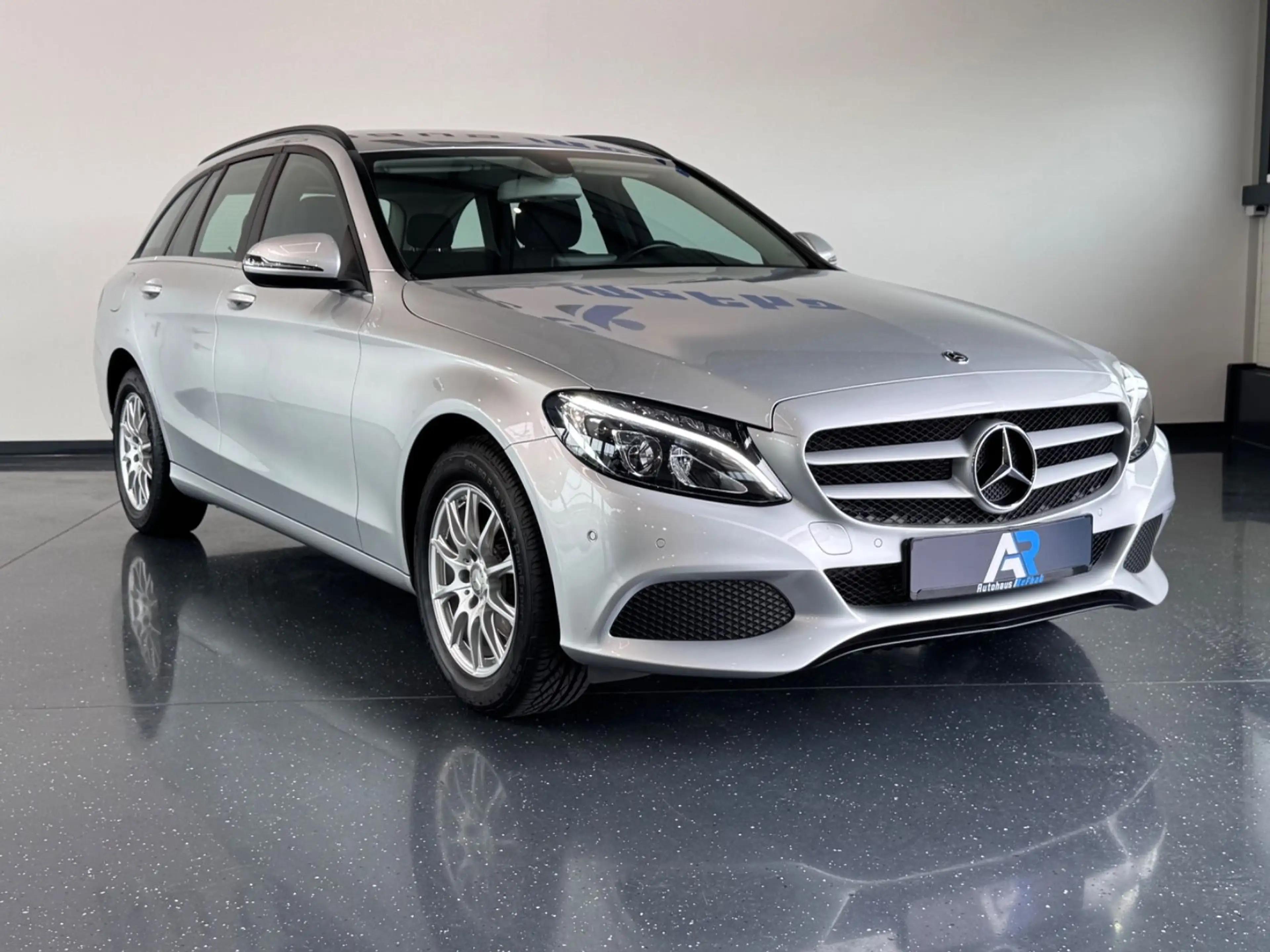 Mercedes-Benz C 180 T BlueTec*LED*SHZ*PDC*XENON* — photo 2