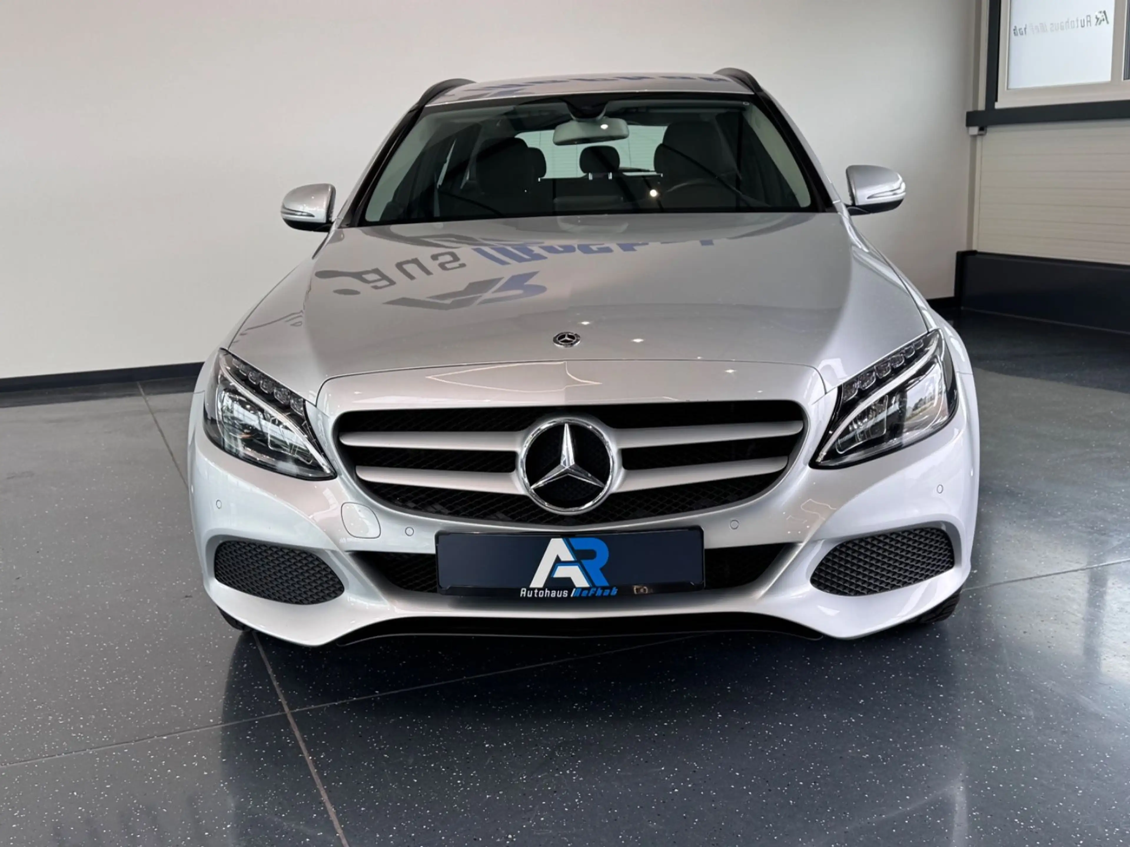 Mercedes-Benz C 180 T BlueTec*LED*SHZ*PDC*XENON* — photo 4