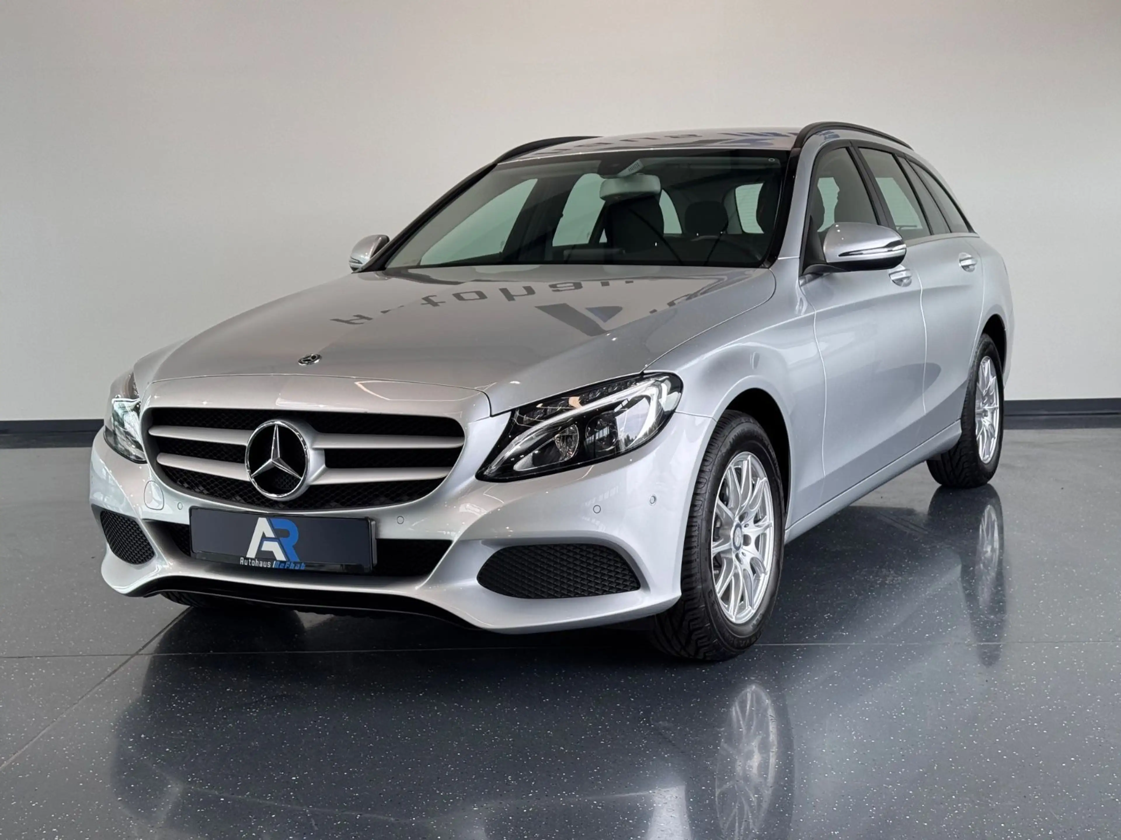 Mercedes-Benz C 180 T BlueTec*LED*SHZ*PDC*XENON* — photo 5