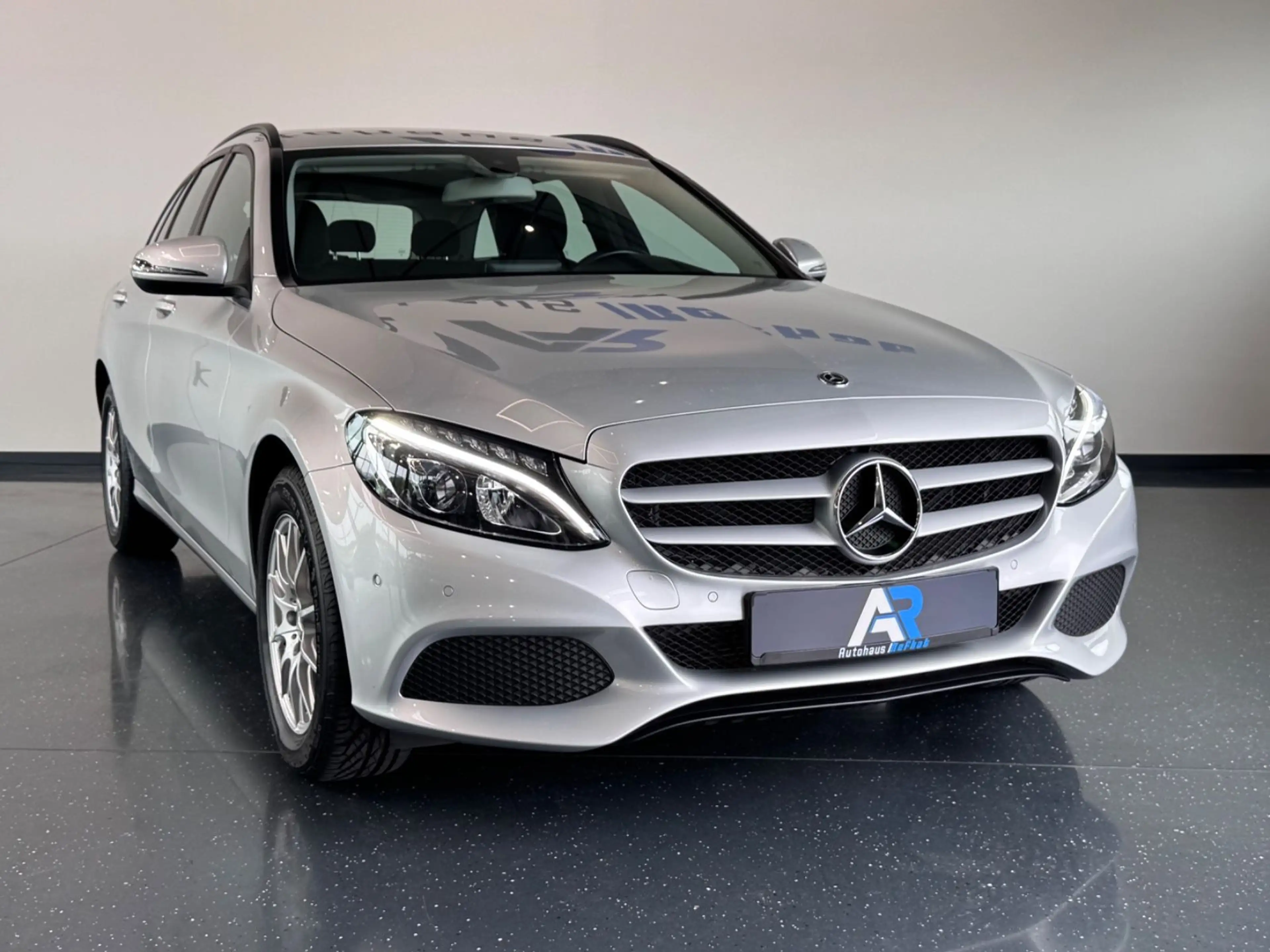 Mercedes-Benz C 180 T BlueTec*LED*SHZ*PDC*XENON* — photo 3