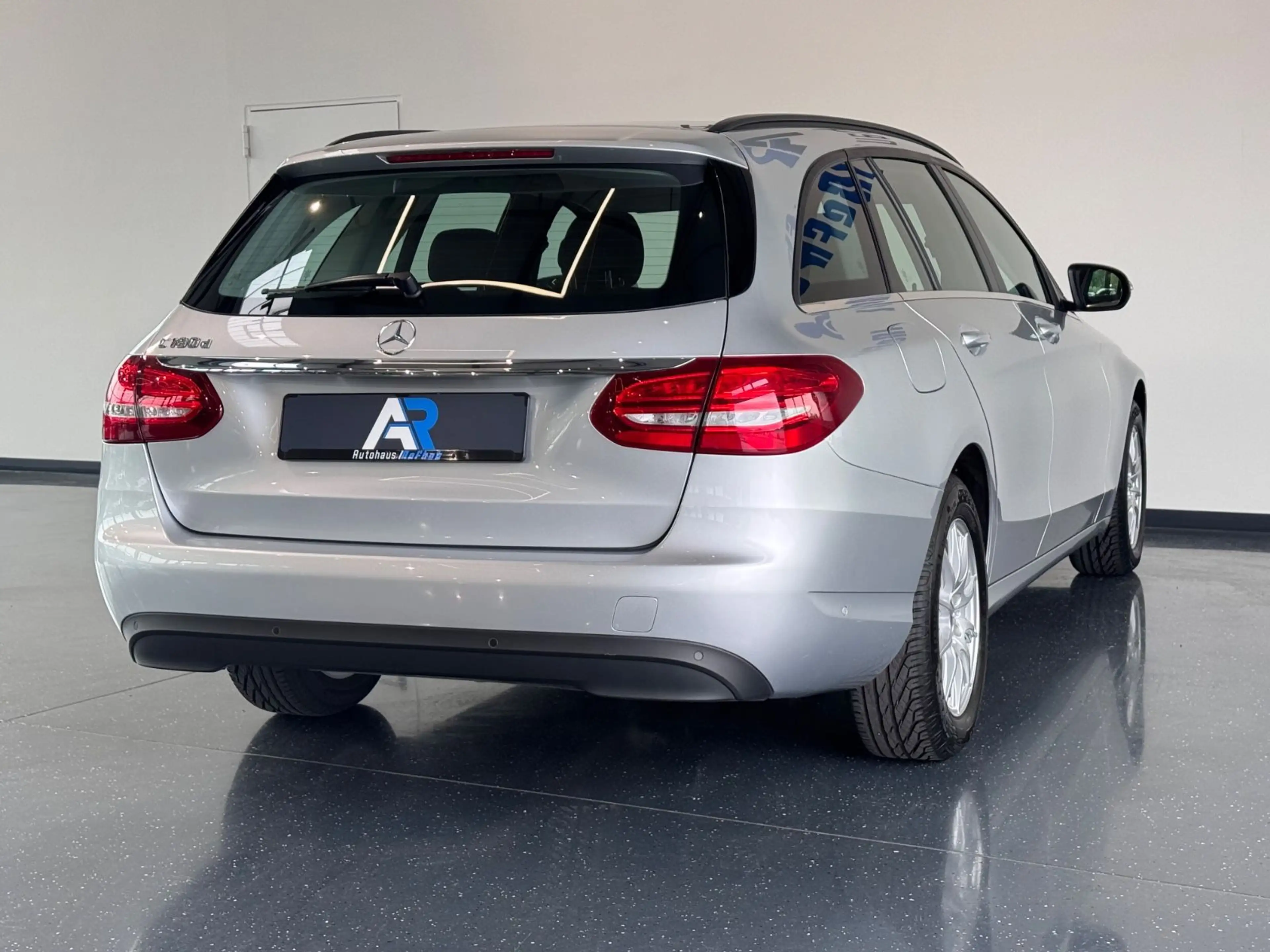 Mercedes-Benz C 180 T BlueTec*LED*SHZ*PDC*XENON* — photo 8
