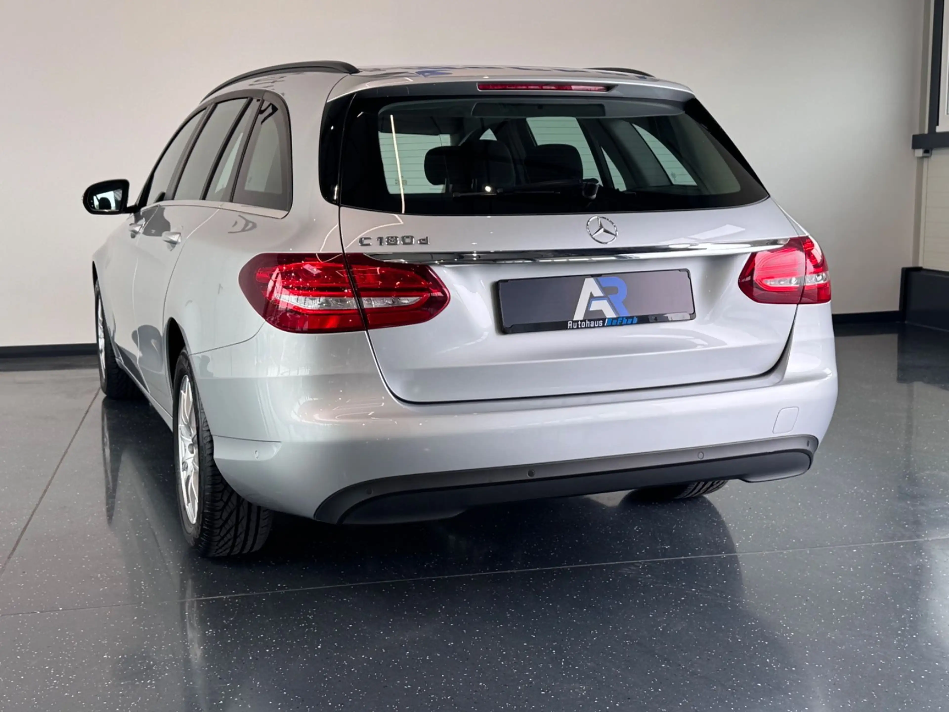 Mercedes-Benz C 180 T BlueTec*LED*SHZ*PDC*XENON* — photo 10