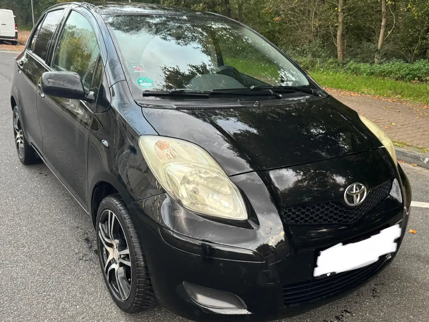 Toyota Yaris 5-Türer 1.33 VVT-i Schwarz - 1
