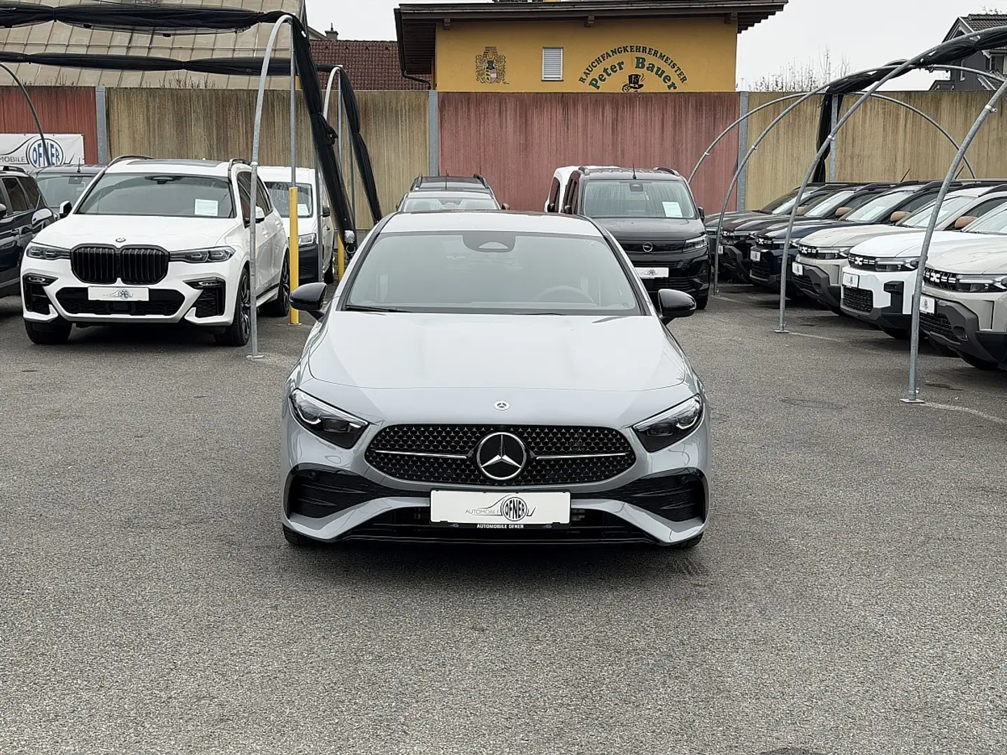 Mercedes-Benz A 200 d AMG Edition Aut. LED PDC Kamera Navi Sitzheizung Grau - 2