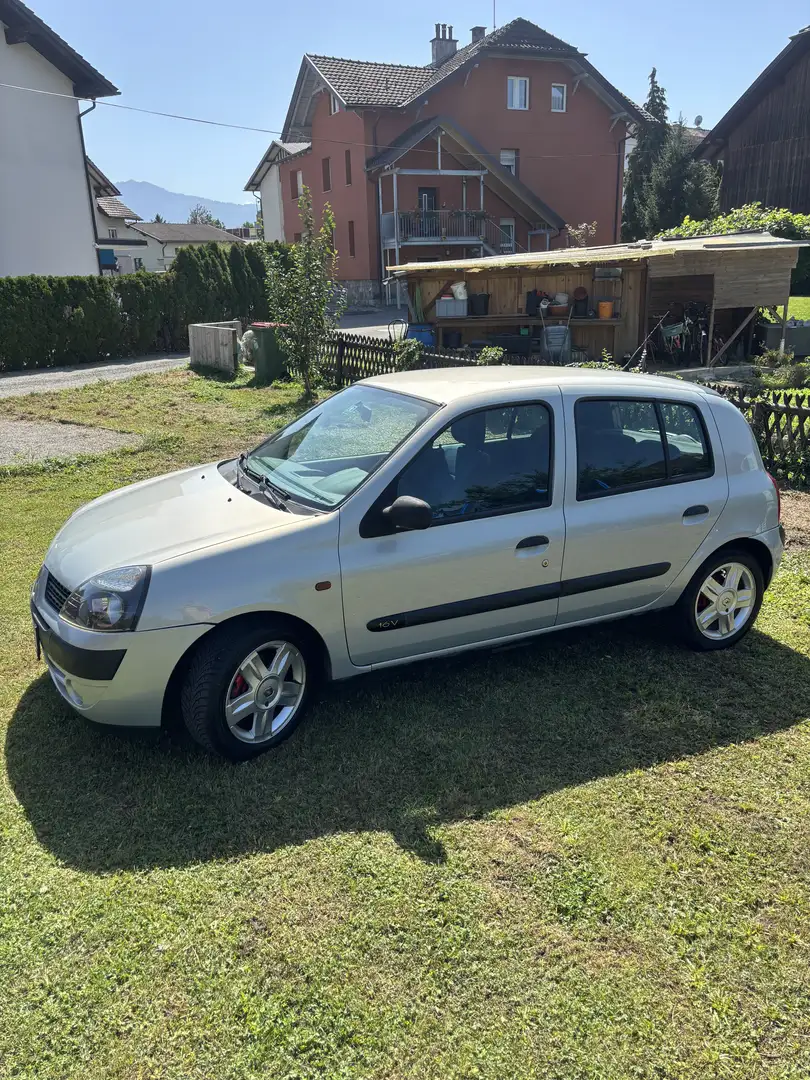 Renault Clio 75 ps tüv bis 04.27 gültig - 2