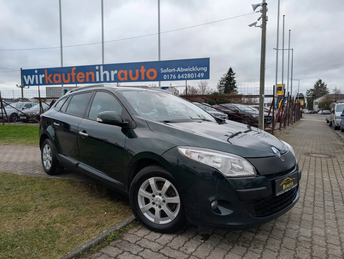 Renault Megane III Grandtour Dynamique*AUTOMATIK*NAVI !! Grün - 2