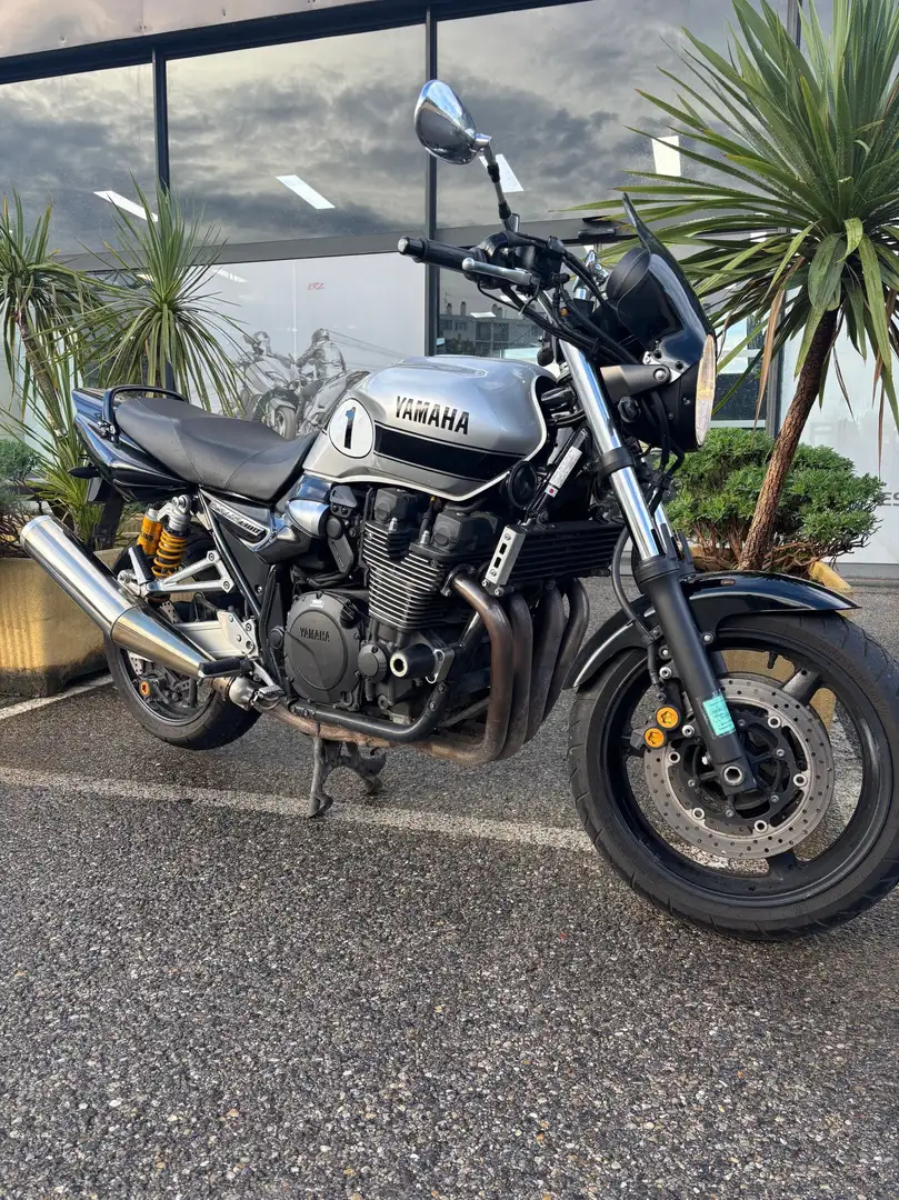 Yamaha XJR 1300 Argent - 1