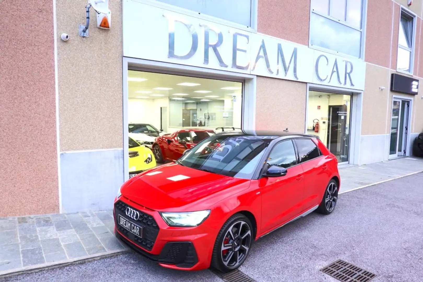 Audi A1 SPB 30 TFSI S tronic S line edition CERCHI 18" Rojo - 1