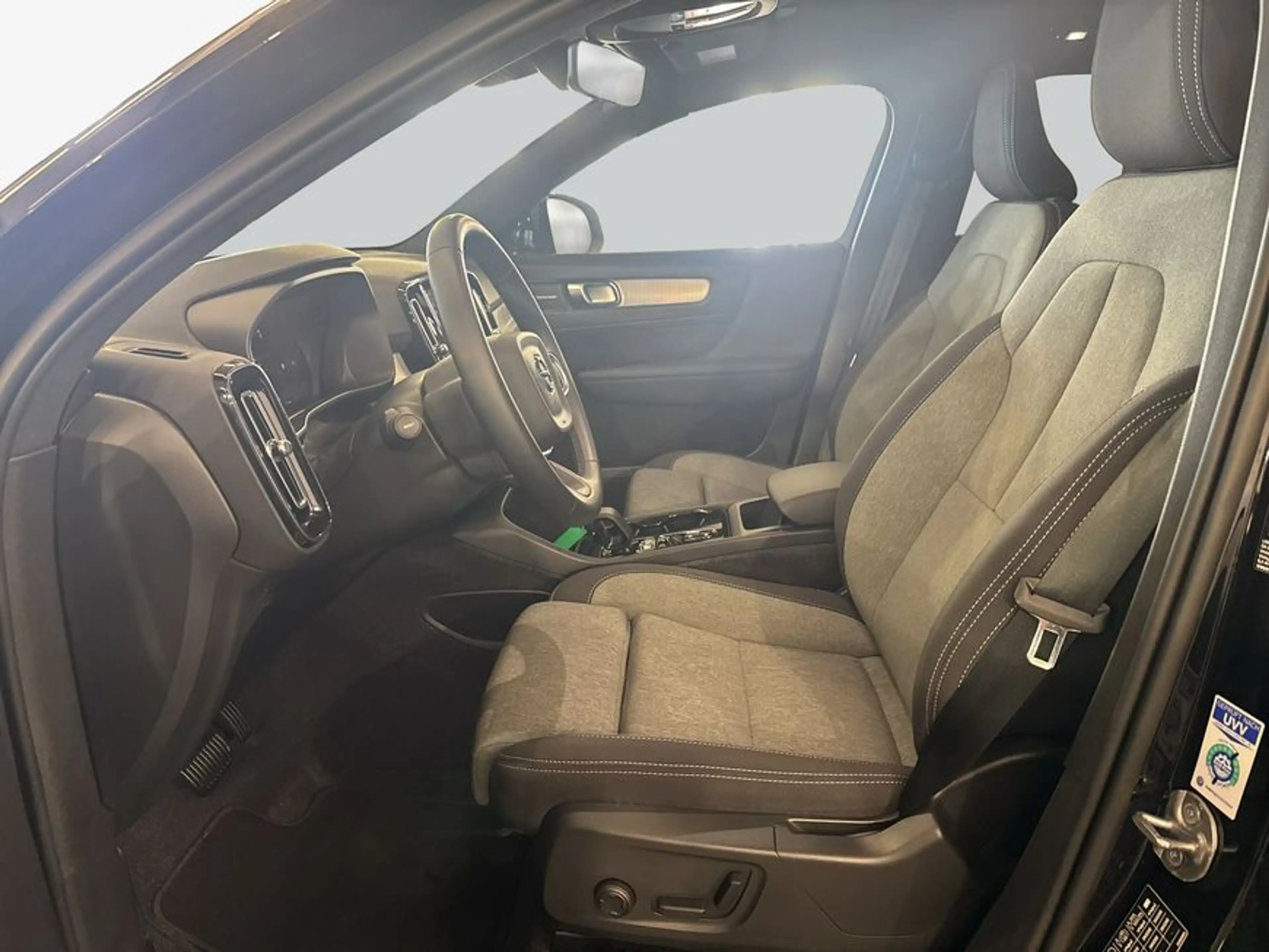 Volvo XC40 XC40 B3 B DKG Plus Black Edition — photo 9