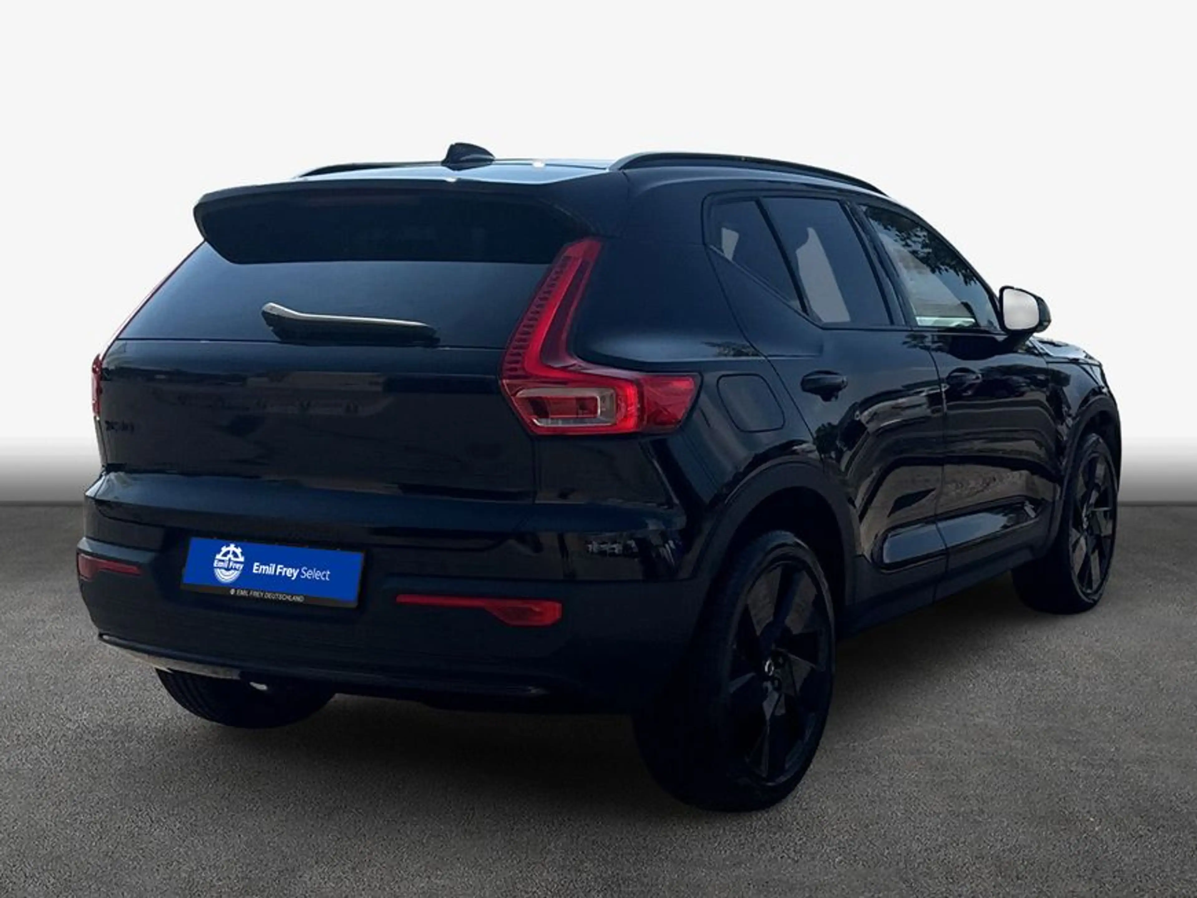 Volvo XC40 XC40 B3 B DKG Plus Black Edition — photo 2