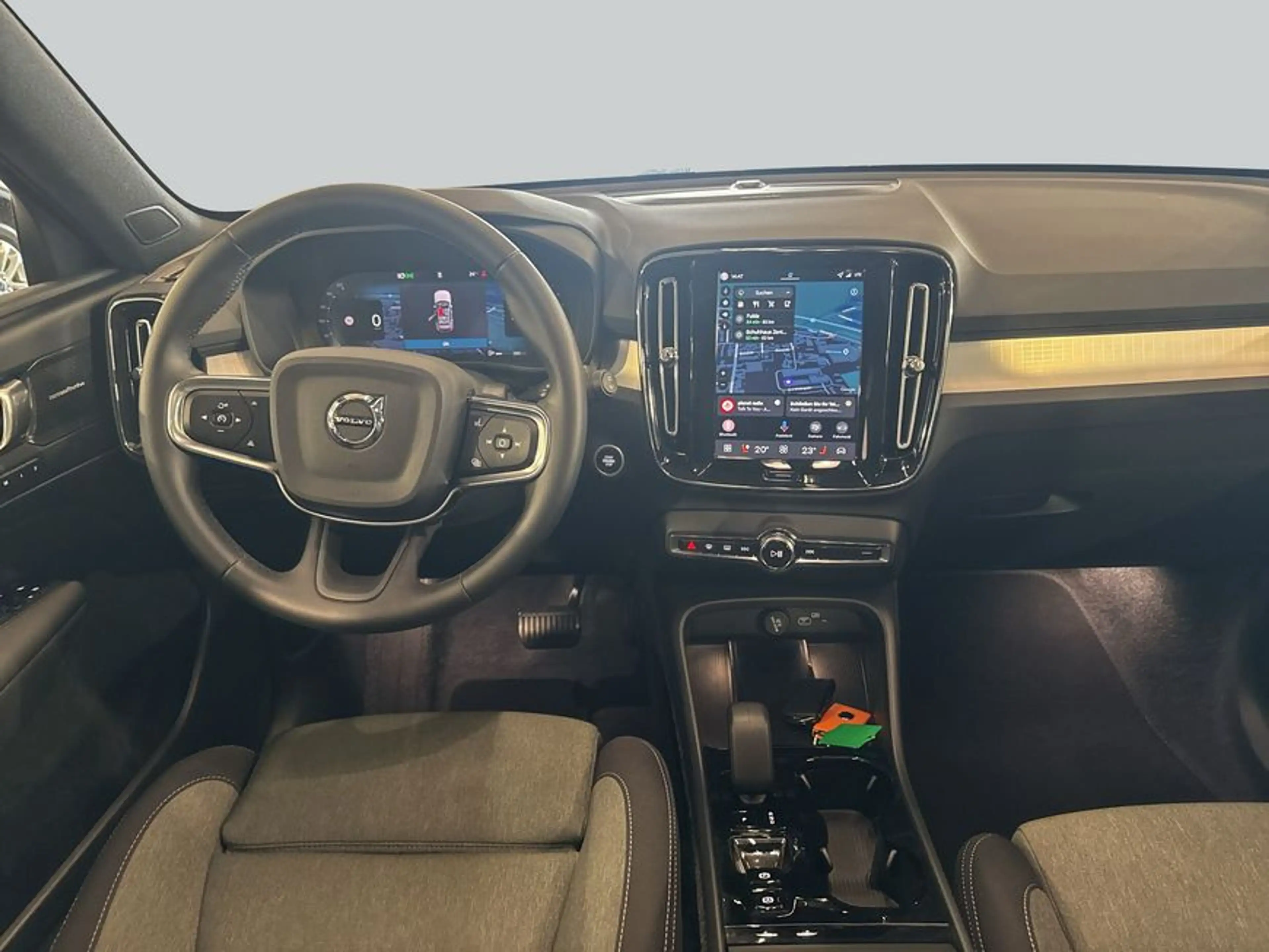Volvo XC40 XC40 B3 B DKG Plus Black Edition — photo 13