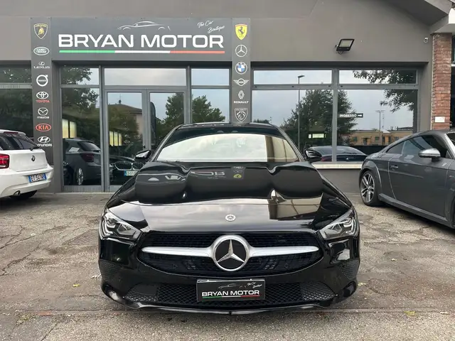 Mercedes-Benz Cla view 2