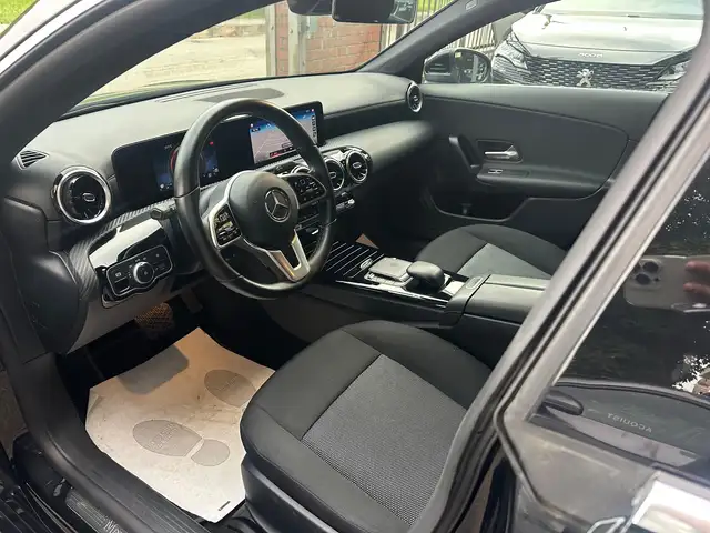 Mercedes-Benz Cla view 11