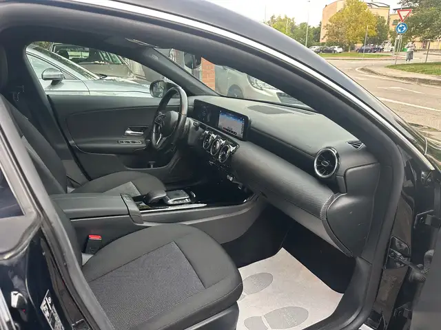 Mercedes-Benz Cla view 8