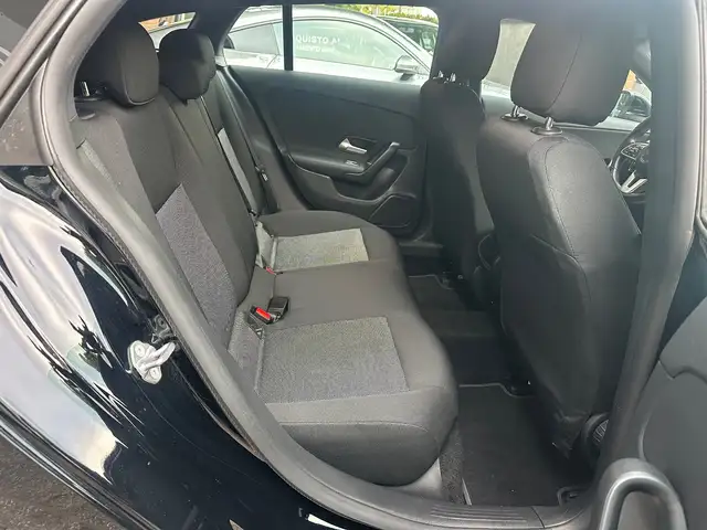 Mercedes-Benz Cla view 10