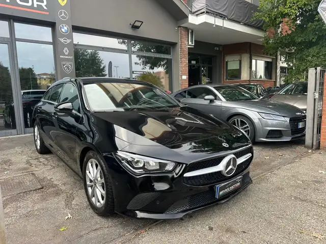 Mercedes-Benz Cla view 3