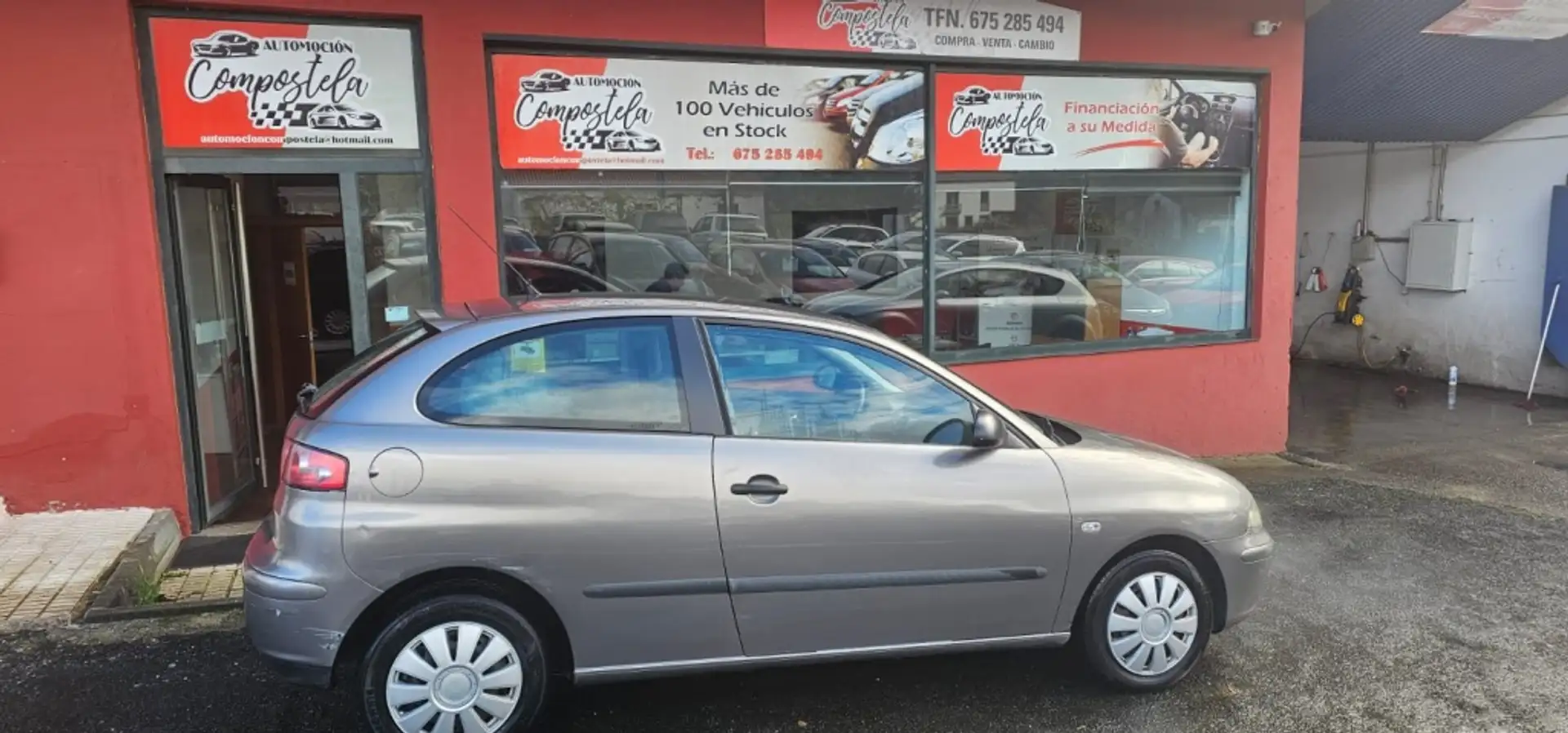 SEAT Ibiza 1.4 16v Signa Grau - 2