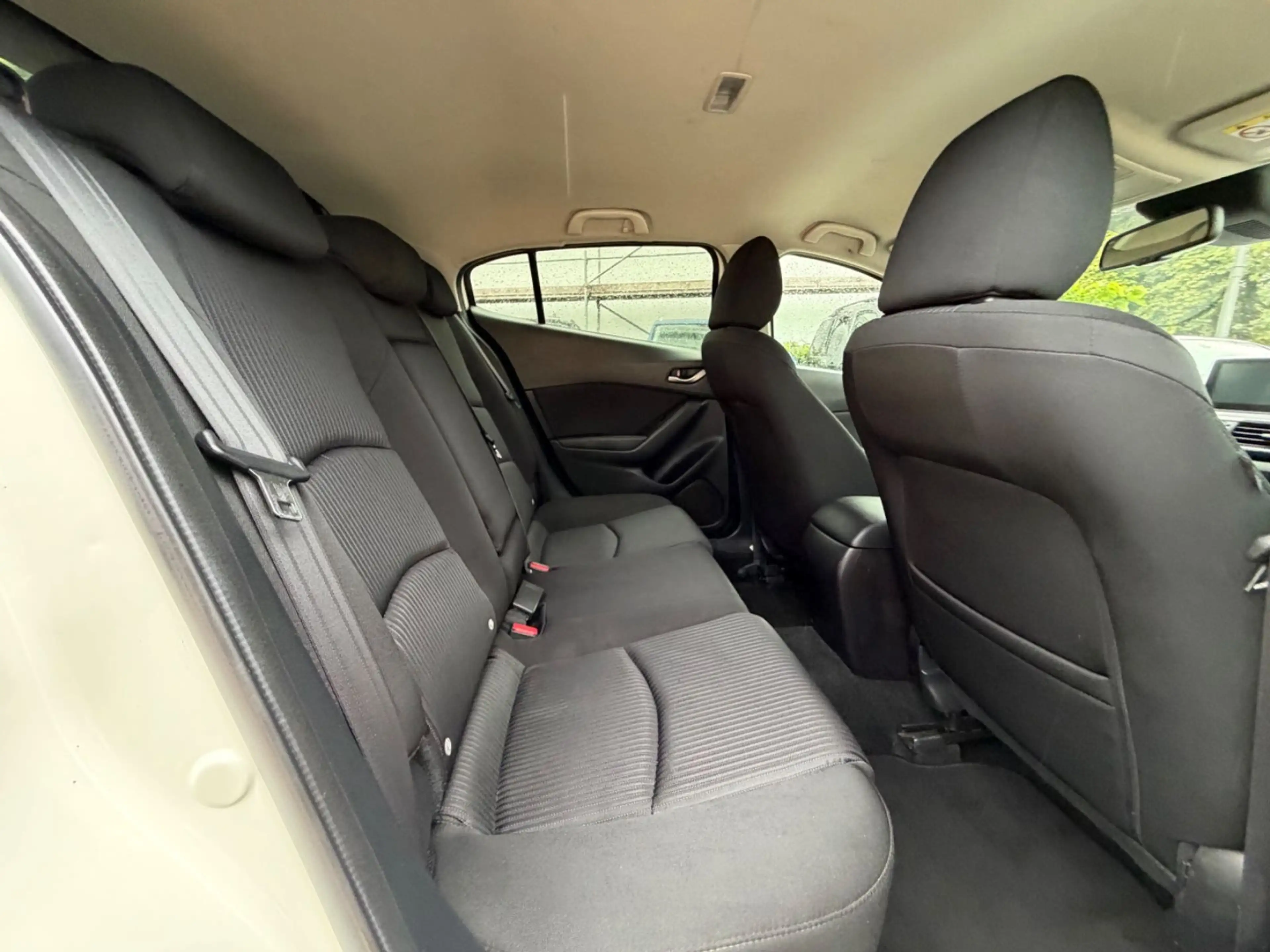 Mazda 3 Lim. Center-Line — photo 15