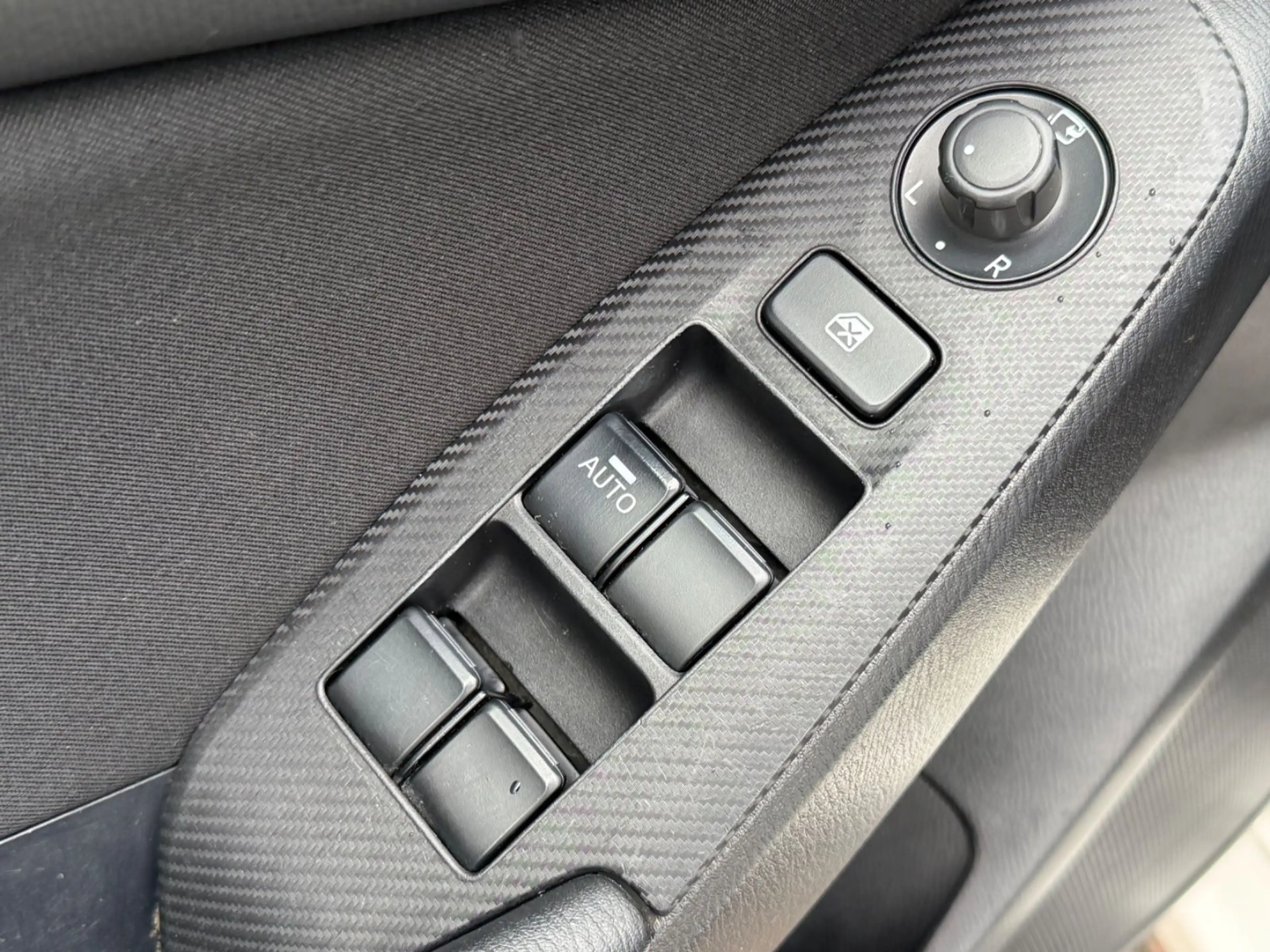 Mazda 3 Lim. Center-Line — photo 12