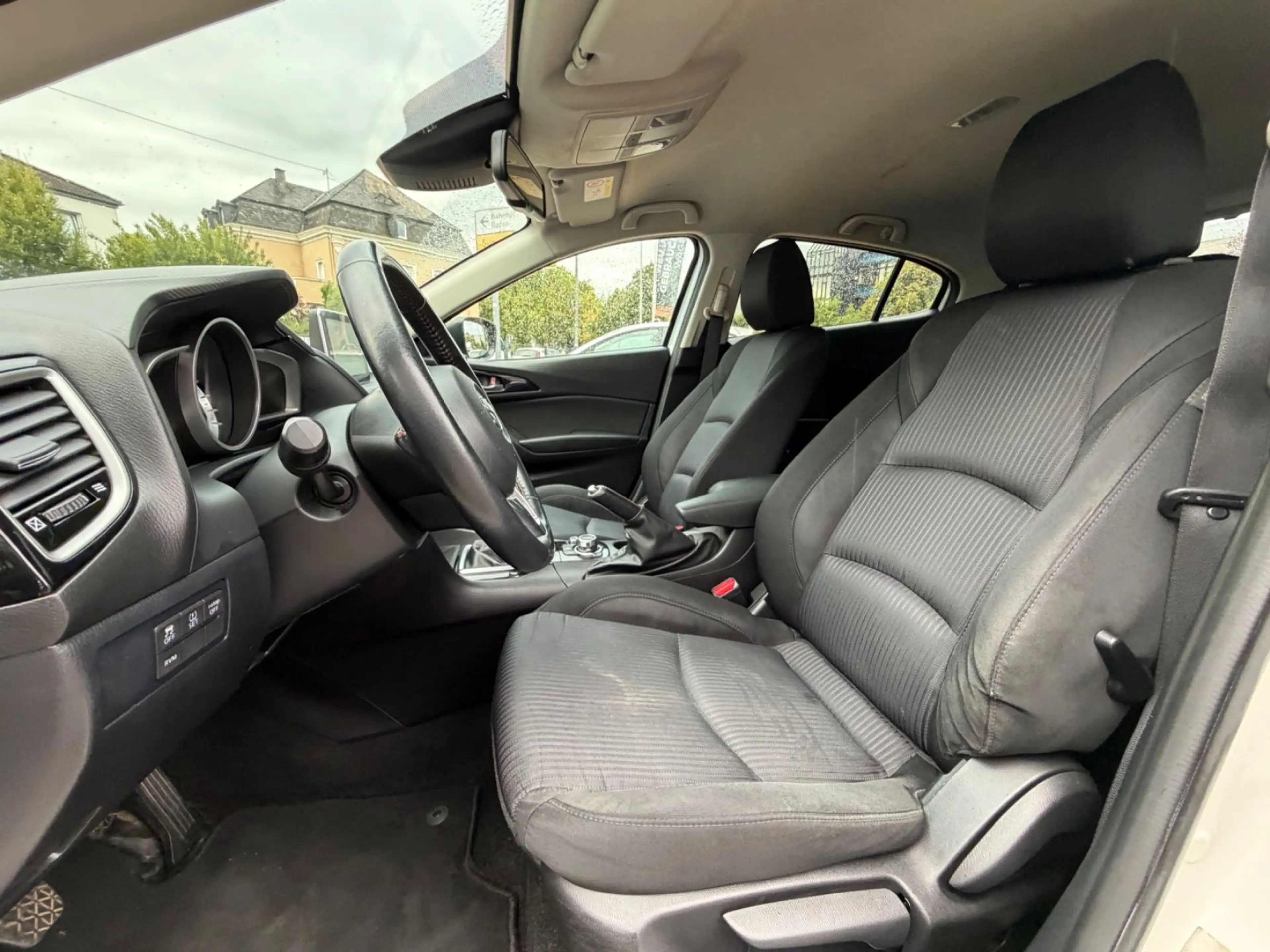 Mazda 3 Lim. Center-Line — photo 10