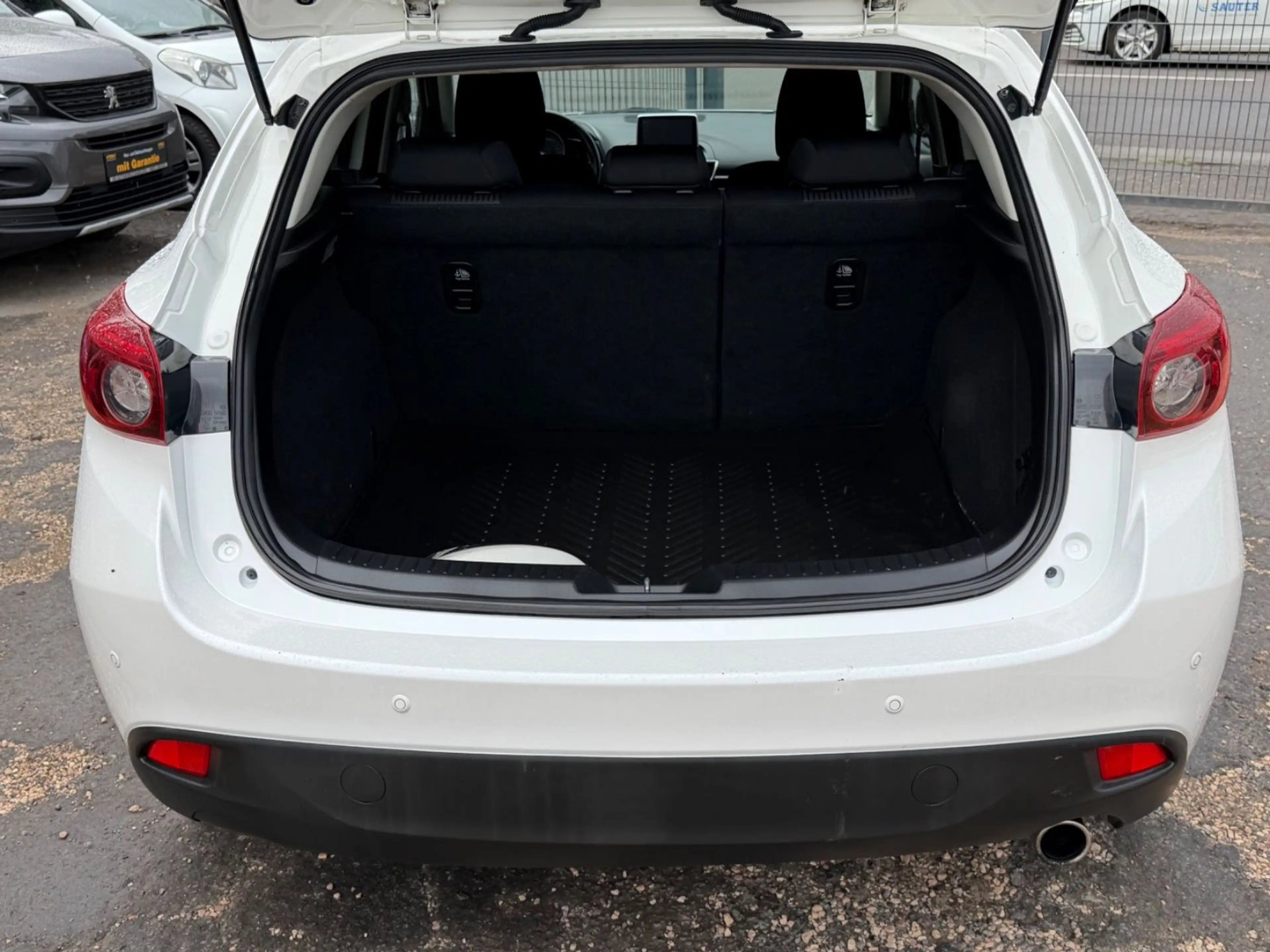 Mazda 3 Lim. Center-Line — photo 14