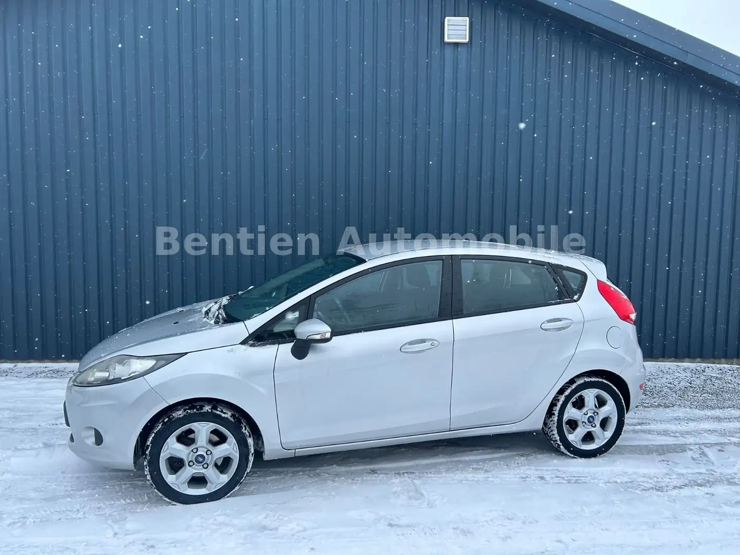 Ford Fiesta Trend,Klima,SHZ,,Alu mit Ganzjahresreifen Silber - 1
