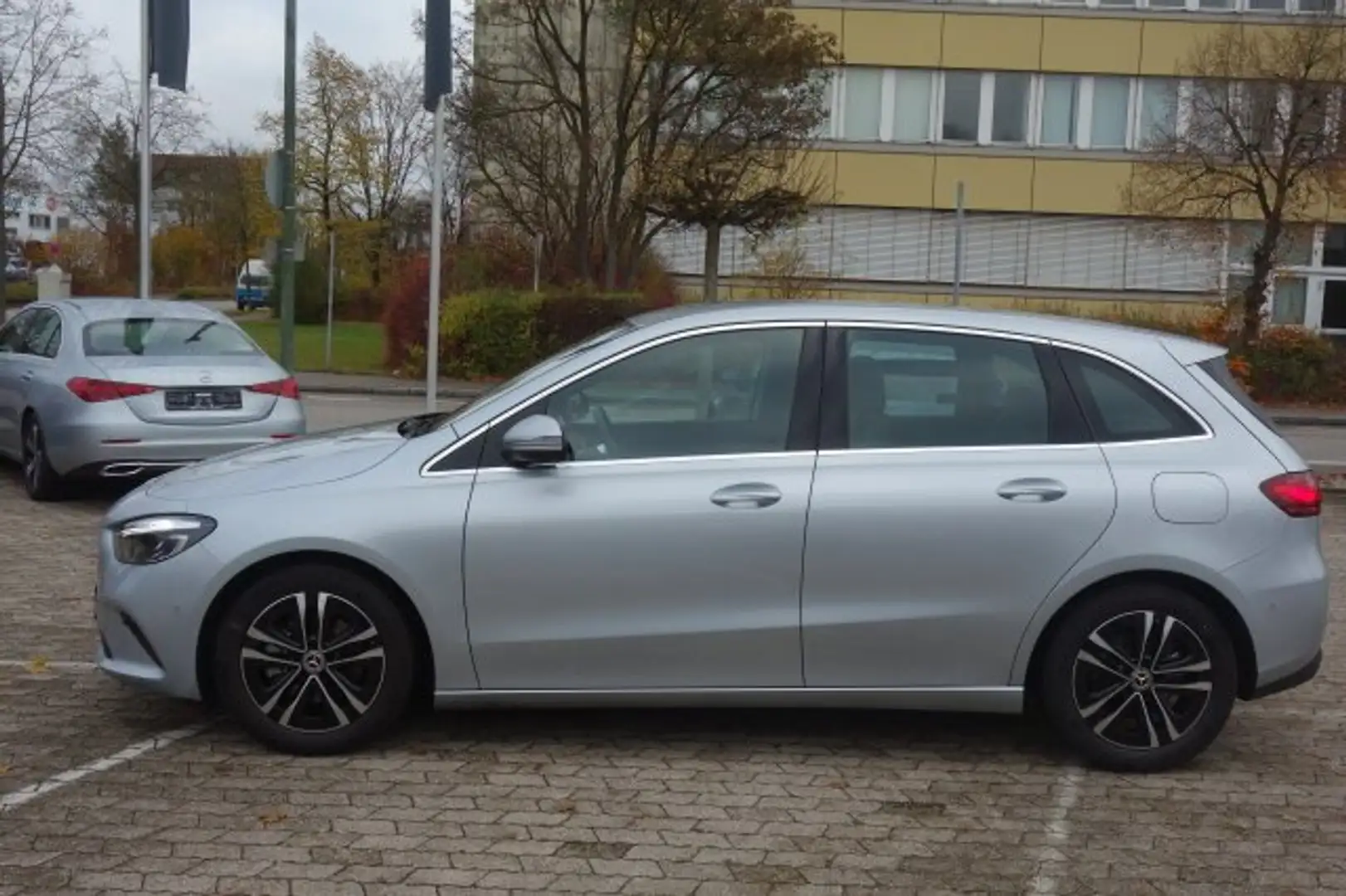 Mercedes-Benz B 200 B 200 PROGRESSIVE LED KAMERA WINTER PAK SPUR SHZ Silber - 2