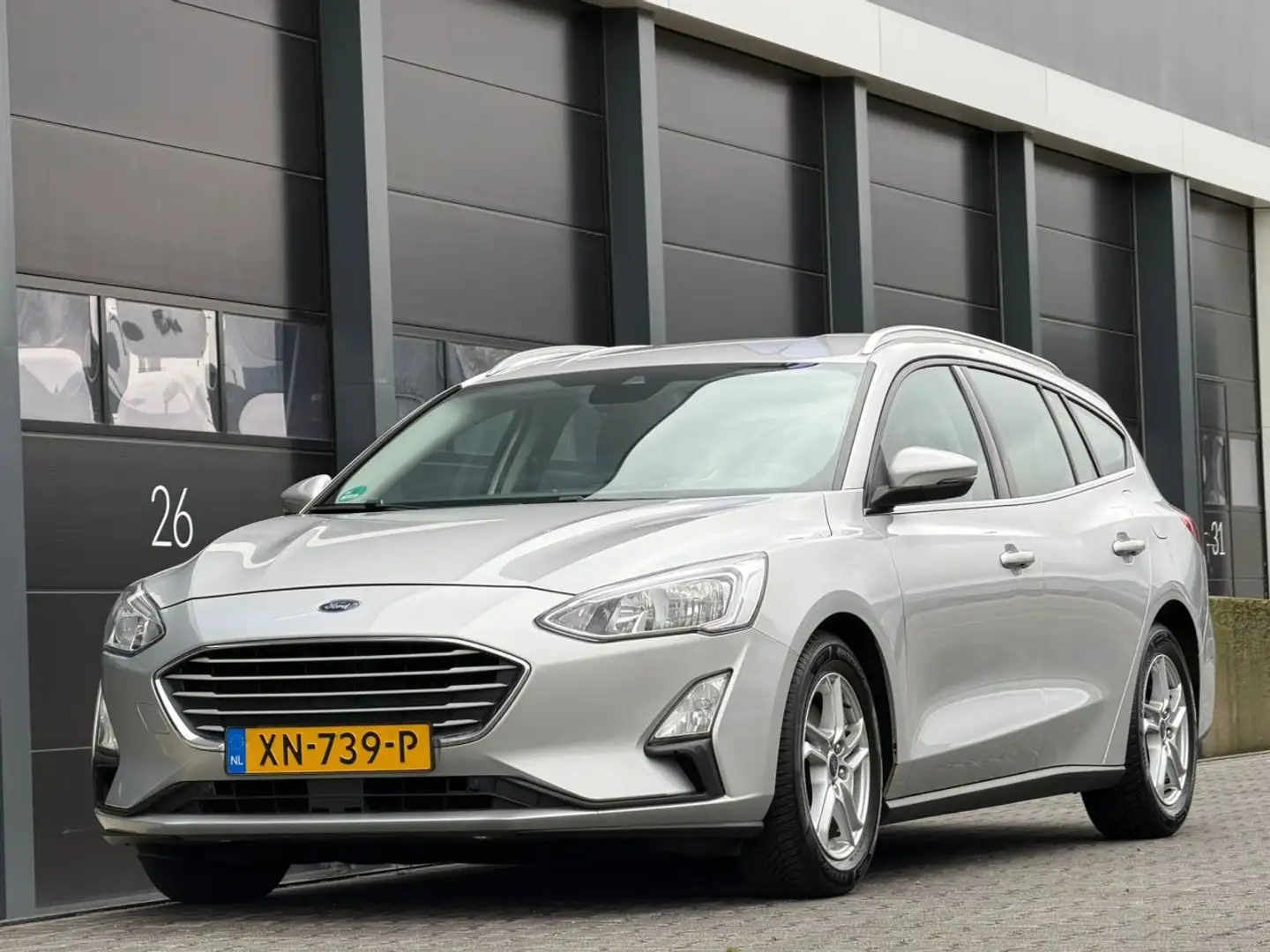 Ford Focus 1.5 EcoBlue Navi PDC EURO-6 Grijs - 1