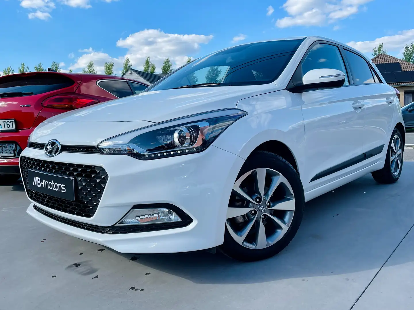 Hyundai i20 i20 1.2i Edition Play*24.400KM*1er PROP*GARANTIE* Blanc - 1
