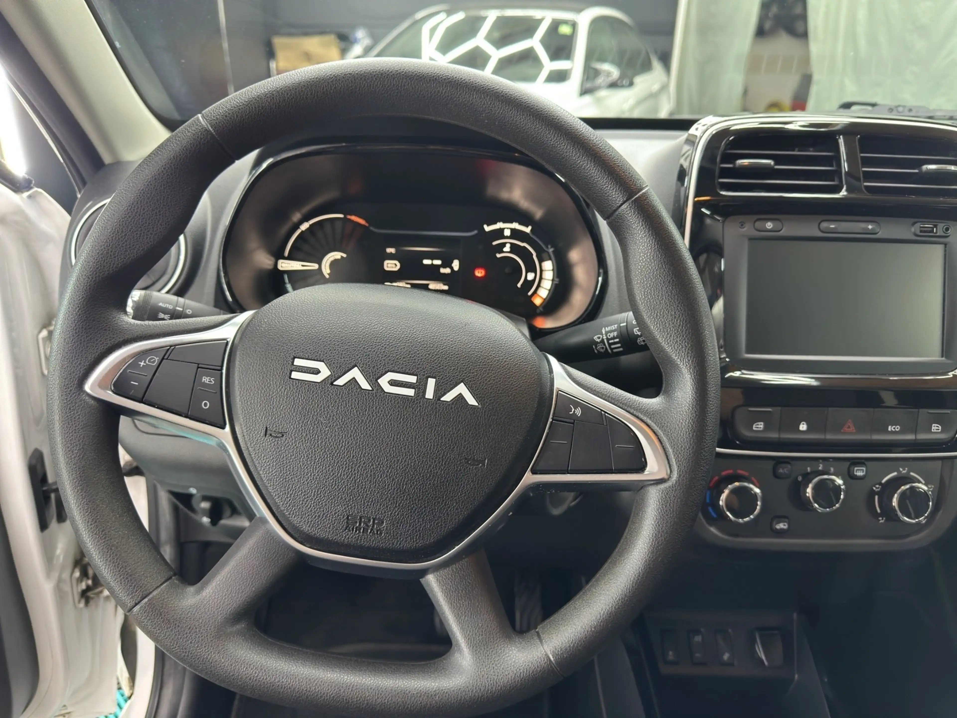Dacia Spring Essential*NAVI*KAM* — photo 14