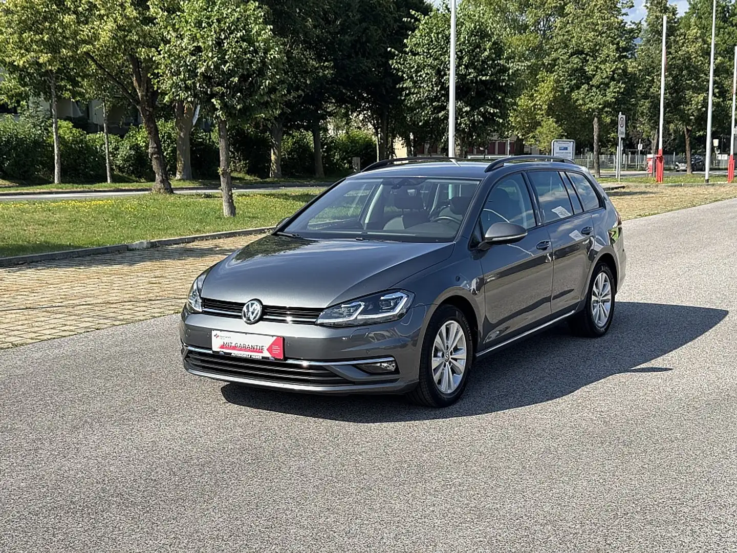 Volkswagen Golf Variant Rabbit 40 1,6 TDI SCR ACC PDC Kamera Sitzheizun... Grau - 1