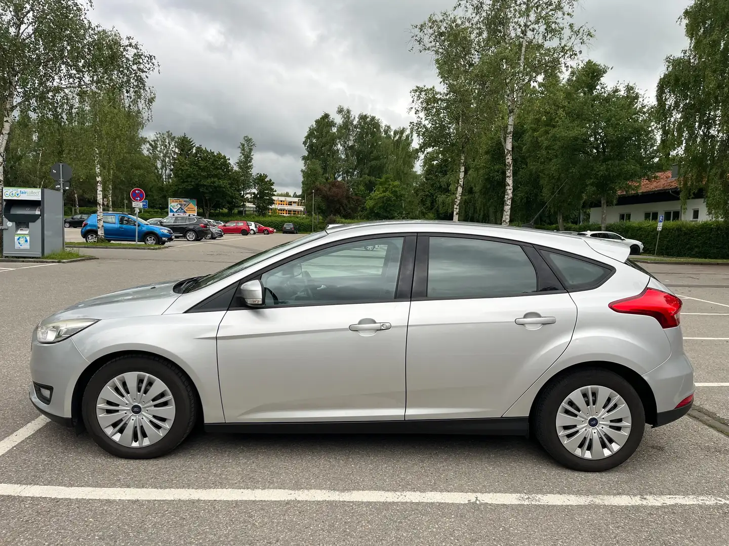 Ford Focus 1.5 TDCi DPF PDC Navi Stop/Start Telefon Automatik Silber - 2