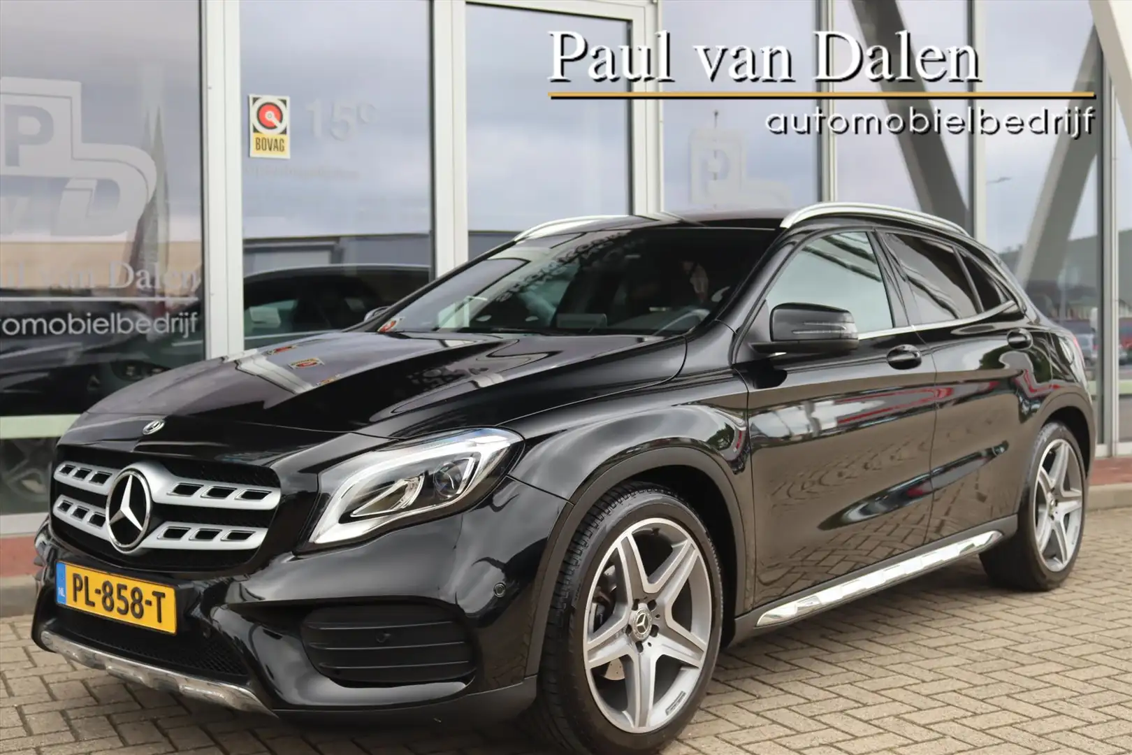 Mercedes-Benz GLA 180 GLA180 AUTOMAAT AMG LINE Navi | Full Led | NL Auto Schwarz - 1