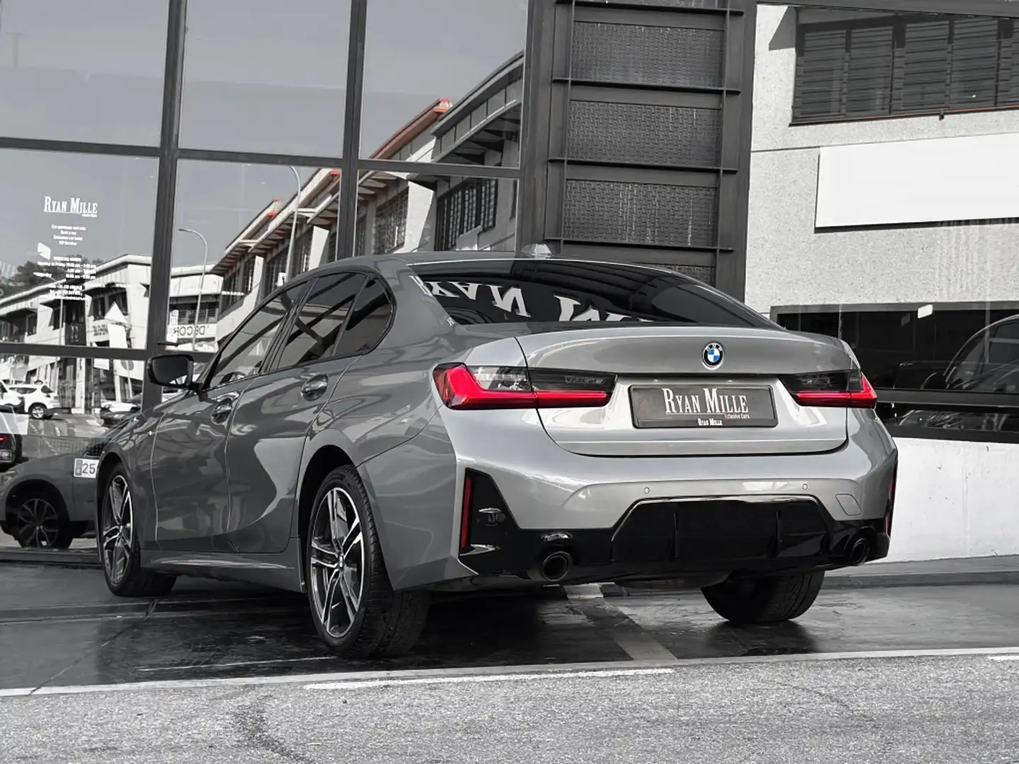 BMW BMW Serie 3 Berlina  Automático de 4 Puertas Grau - 2