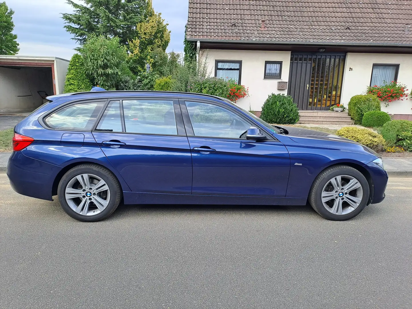 BMW 320 320 i Modell Sport Line Blau - 1