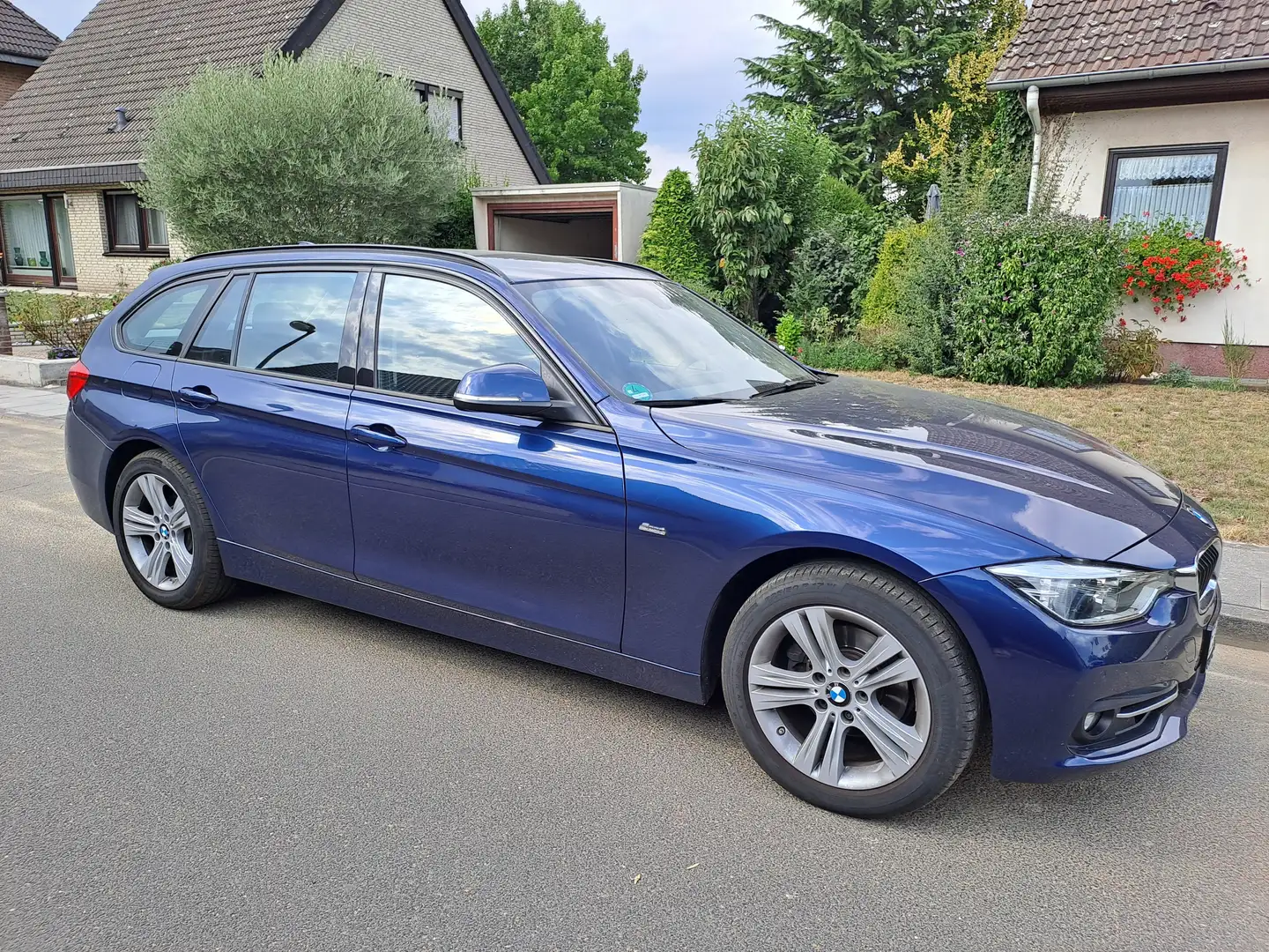 BMW 320 320 i Modell Sport Line Blau - 2