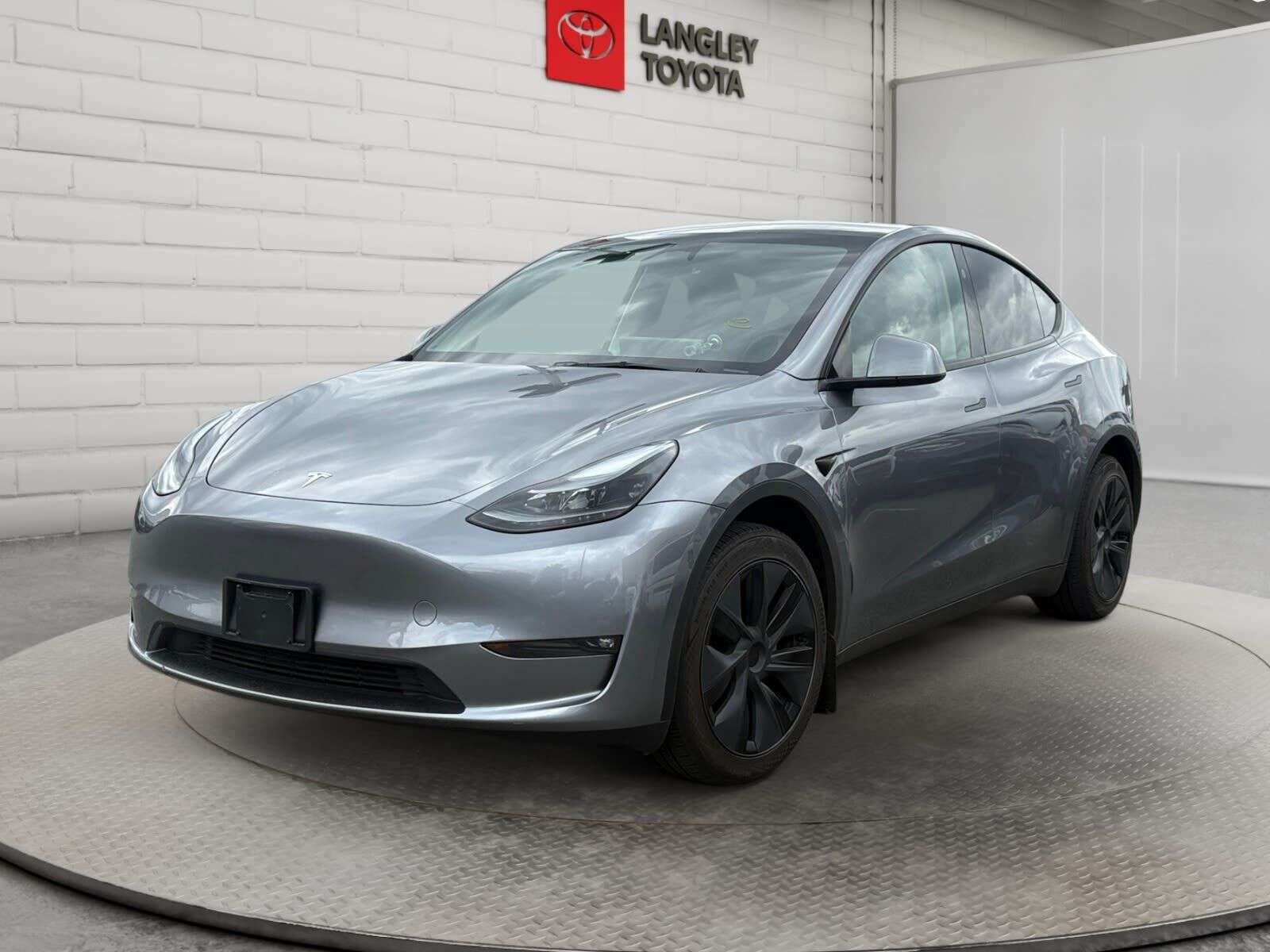 2025 Tesla Model Y LONG RANGE AWD; AUTOMATIC, AWD, HEATED SEATS/WHEEL