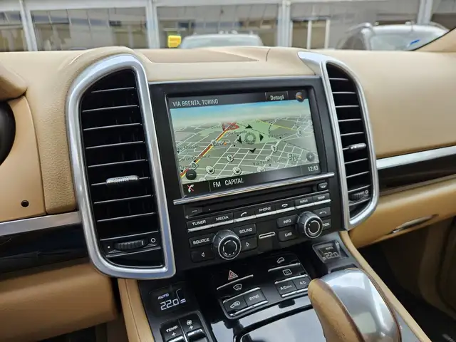 Porsche Cayenne view 17
