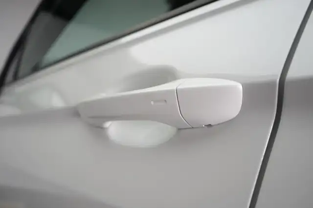 Volkswagen Tiguan Allspace view 12