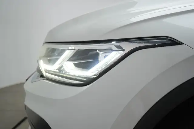 Volkswagen Tiguan Allspace view 14