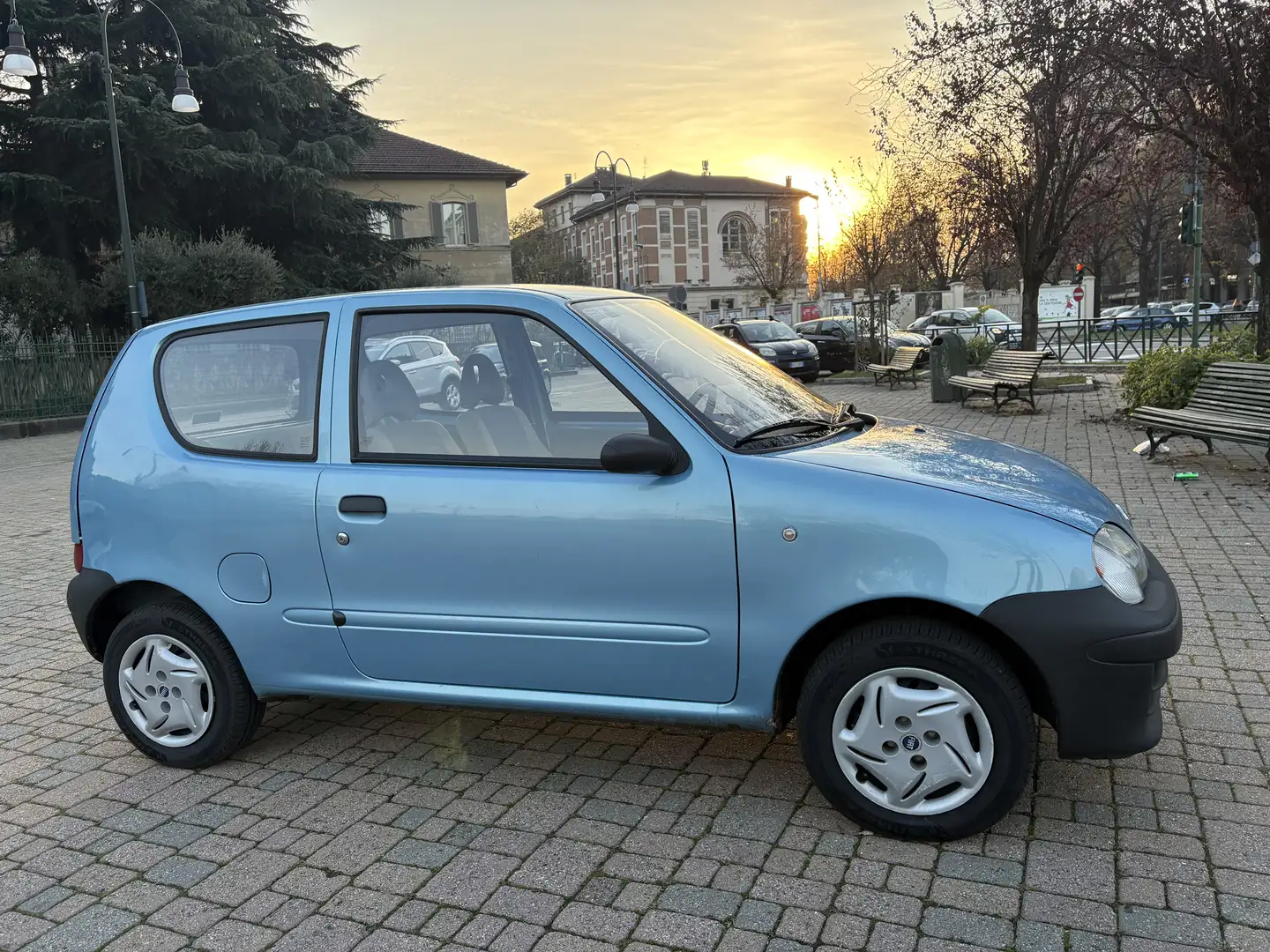 Fiat 600 Blu/Azzurro - 2
